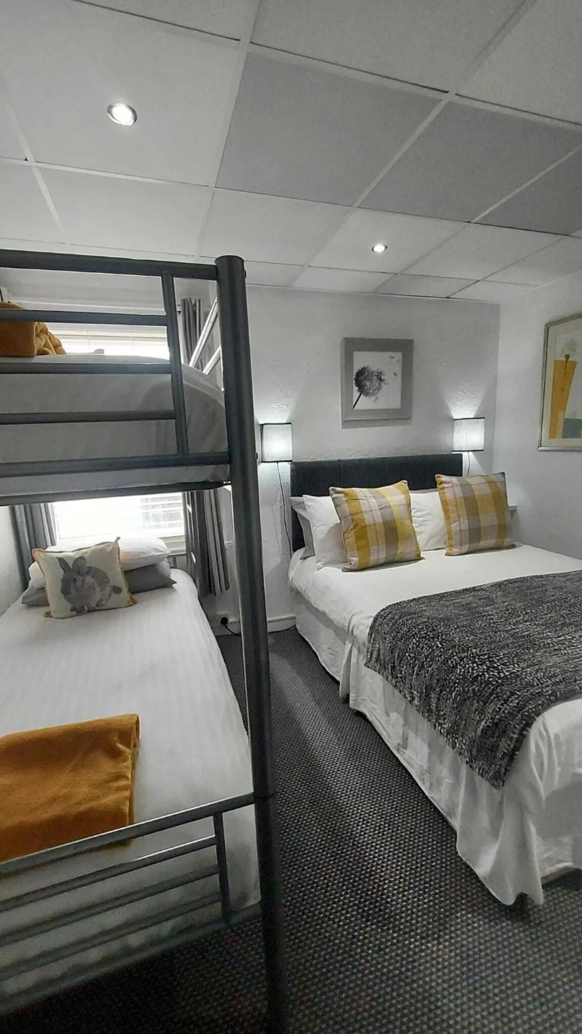 Bedroom, Bed in Rock Dene Hotel