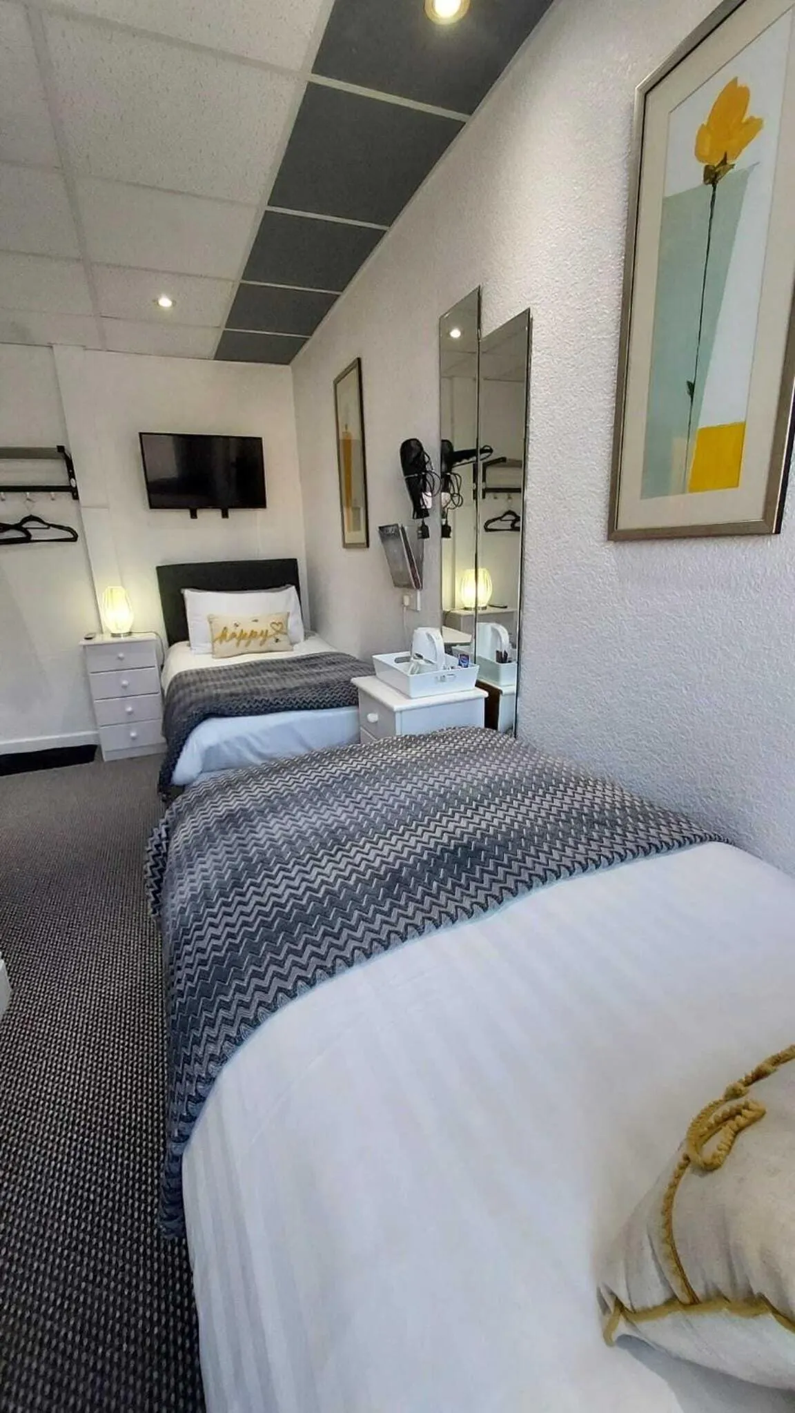 Bedroom, Bed in Rock Dene Hotel