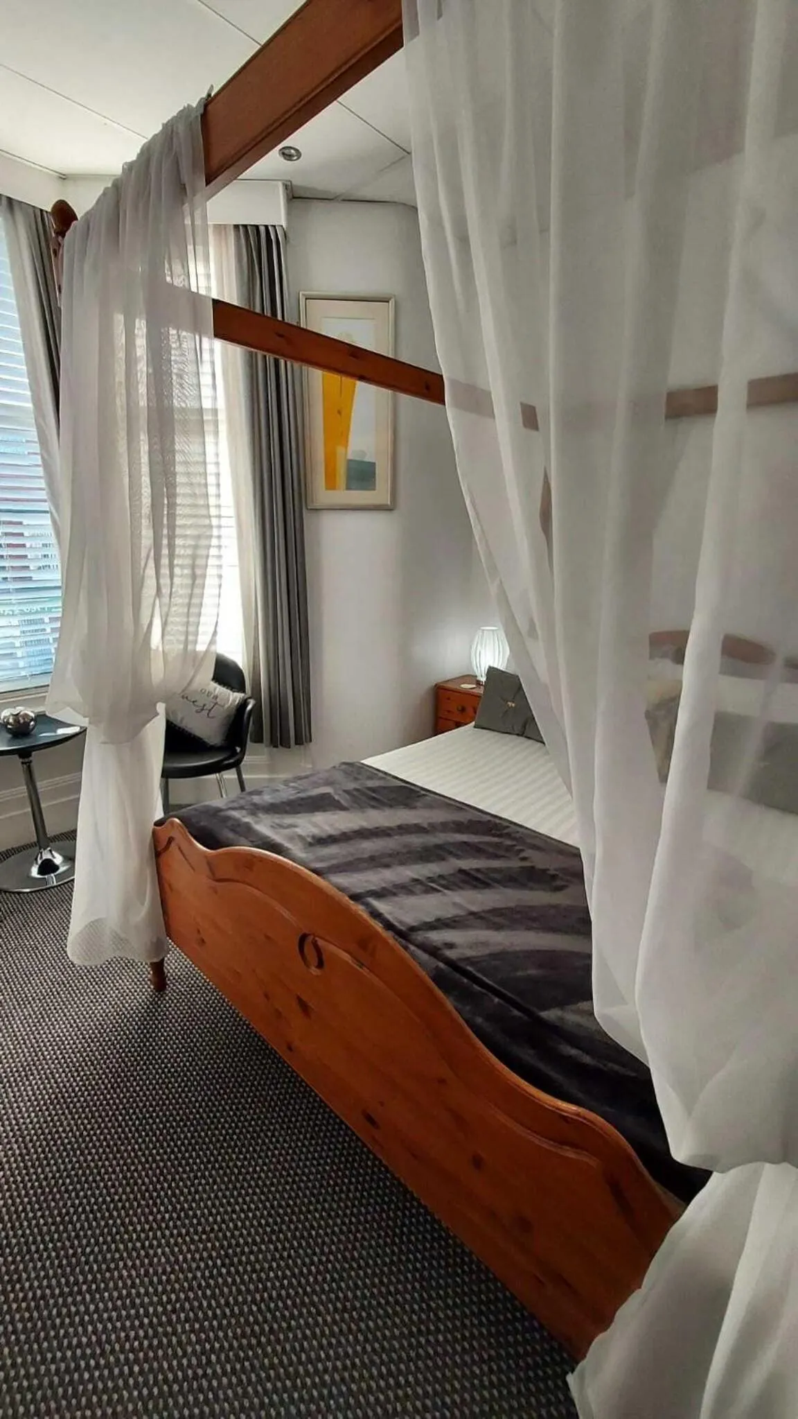 Bedroom, Bed in Rock Dene Hotel