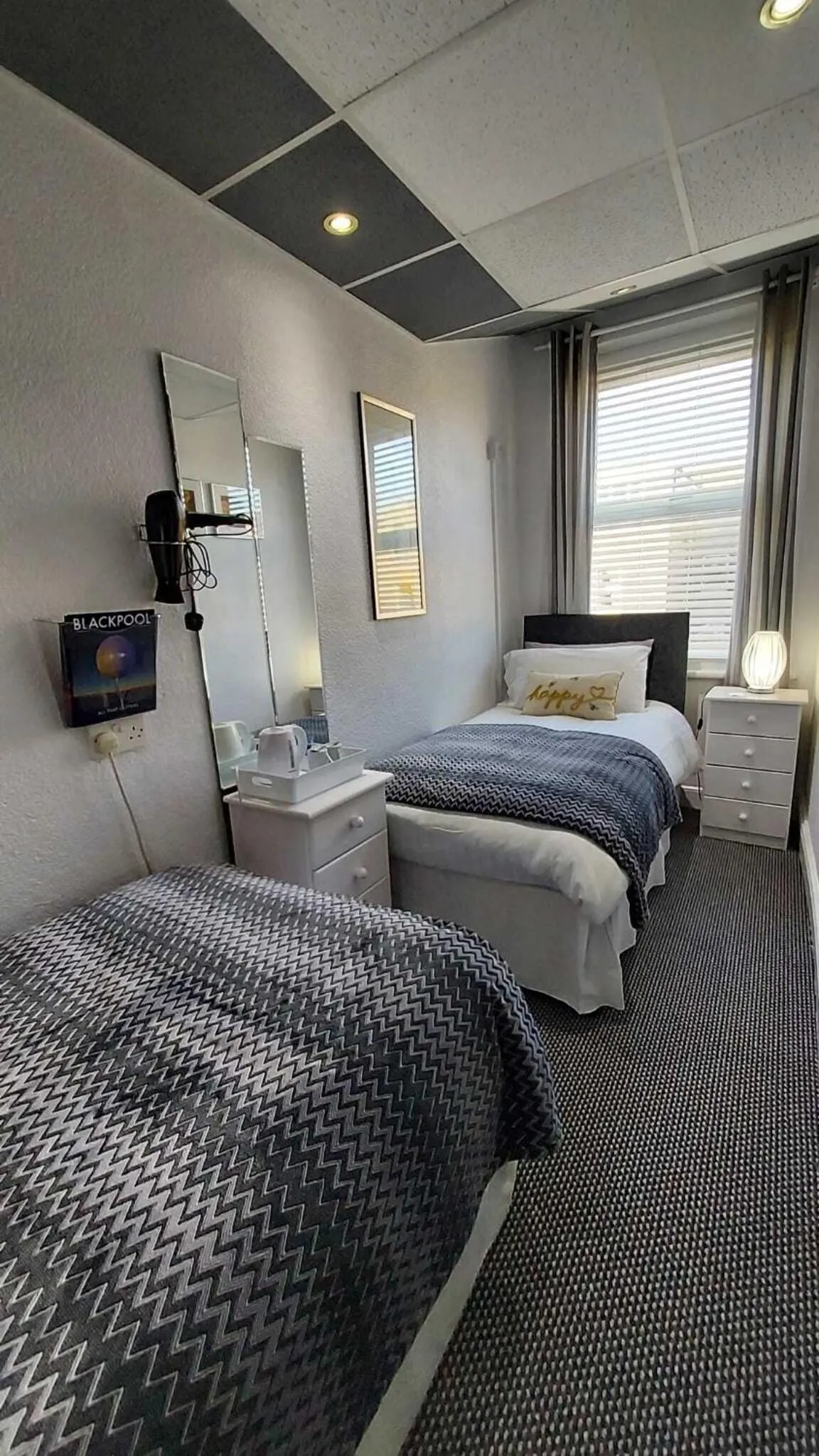 Bedroom, Bed in Rock Dene Hotel