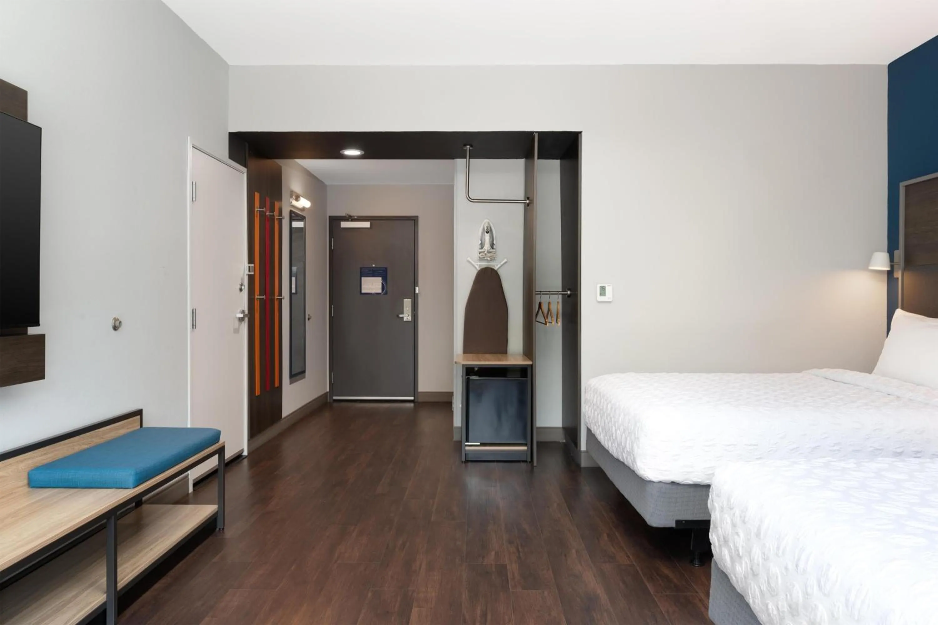 Bed in Tru By Hilton Brunswick