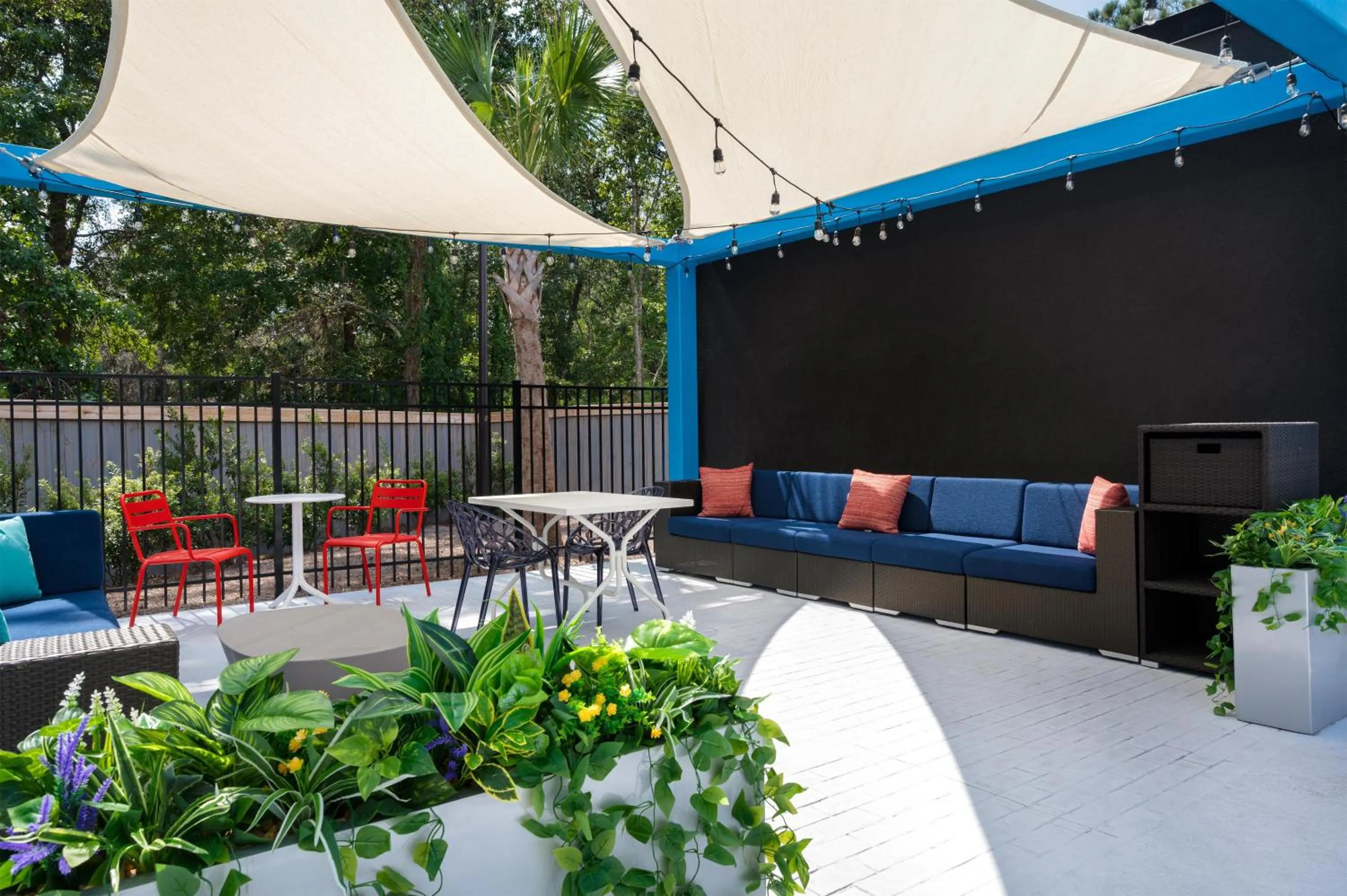 Patio in Tru By Hilton Brunswick