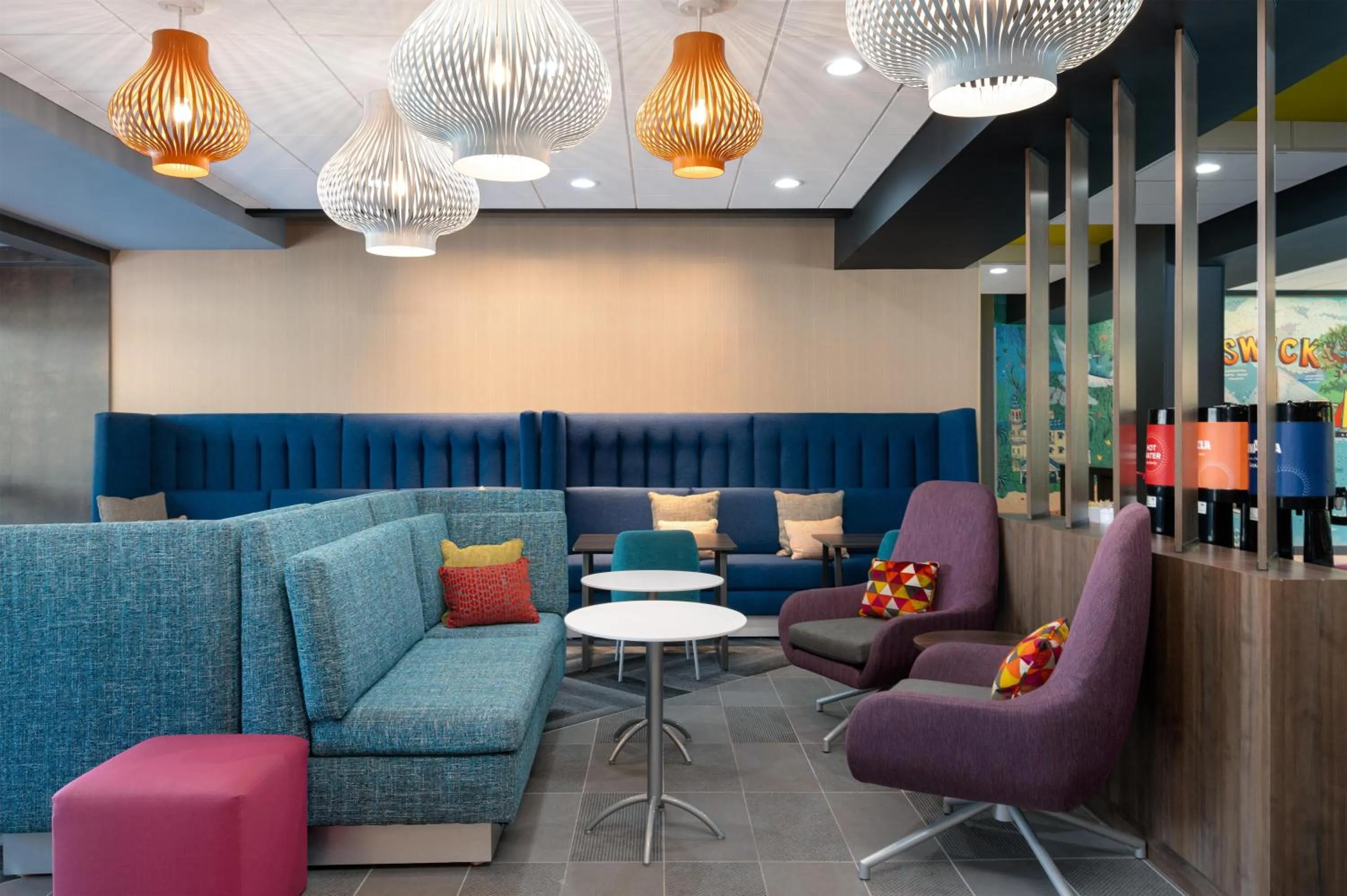 Lobby or reception in Tru By Hilton Brunswick