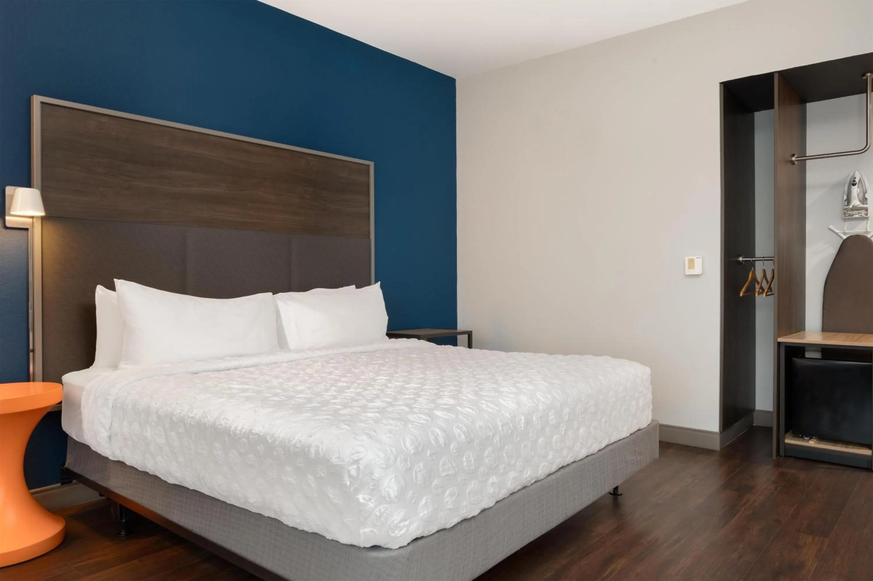 Bed in Tru By Hilton Brunswick