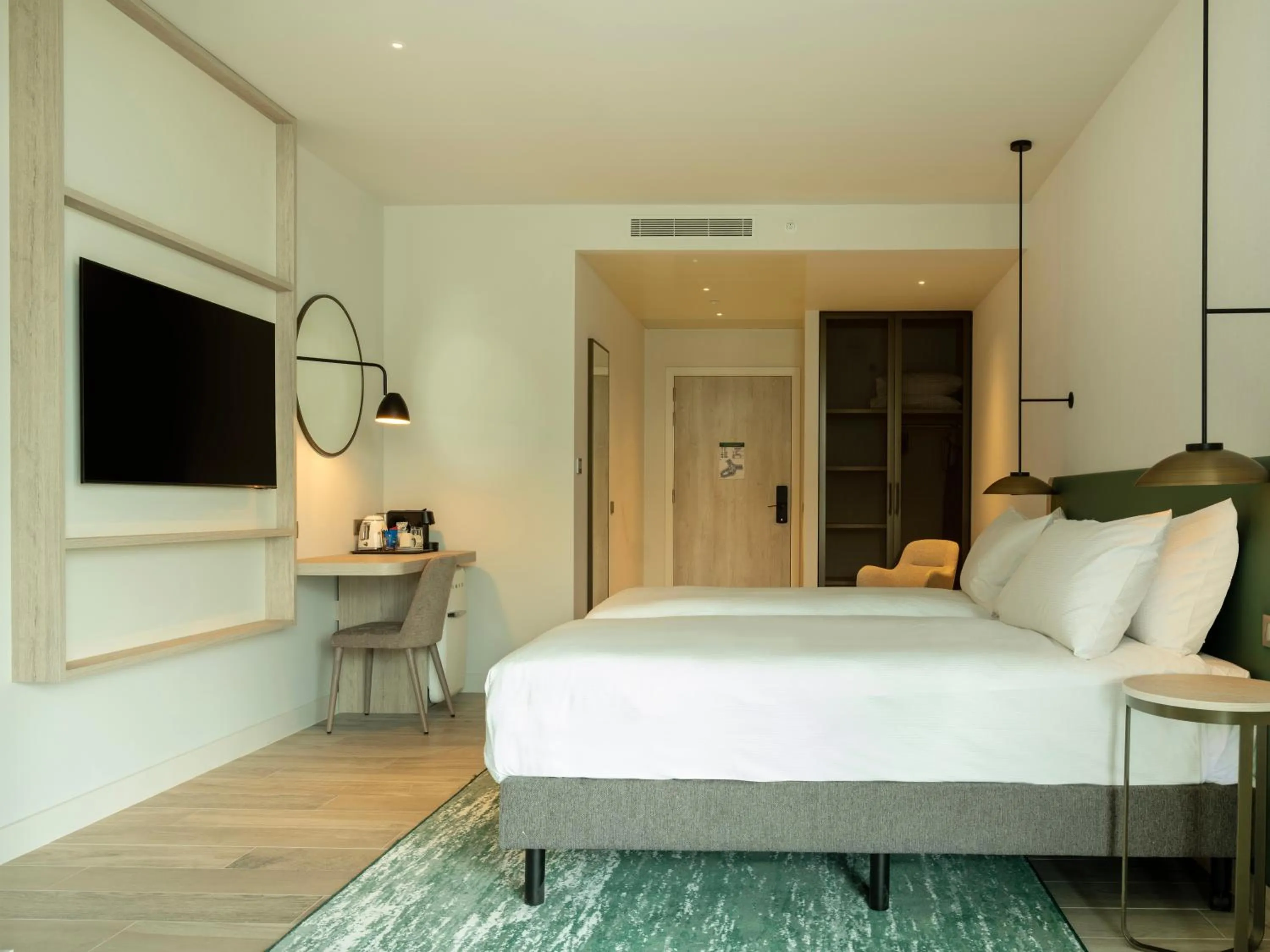 Bedroom, Bed in Hilton Garden Inn Brussels Airport