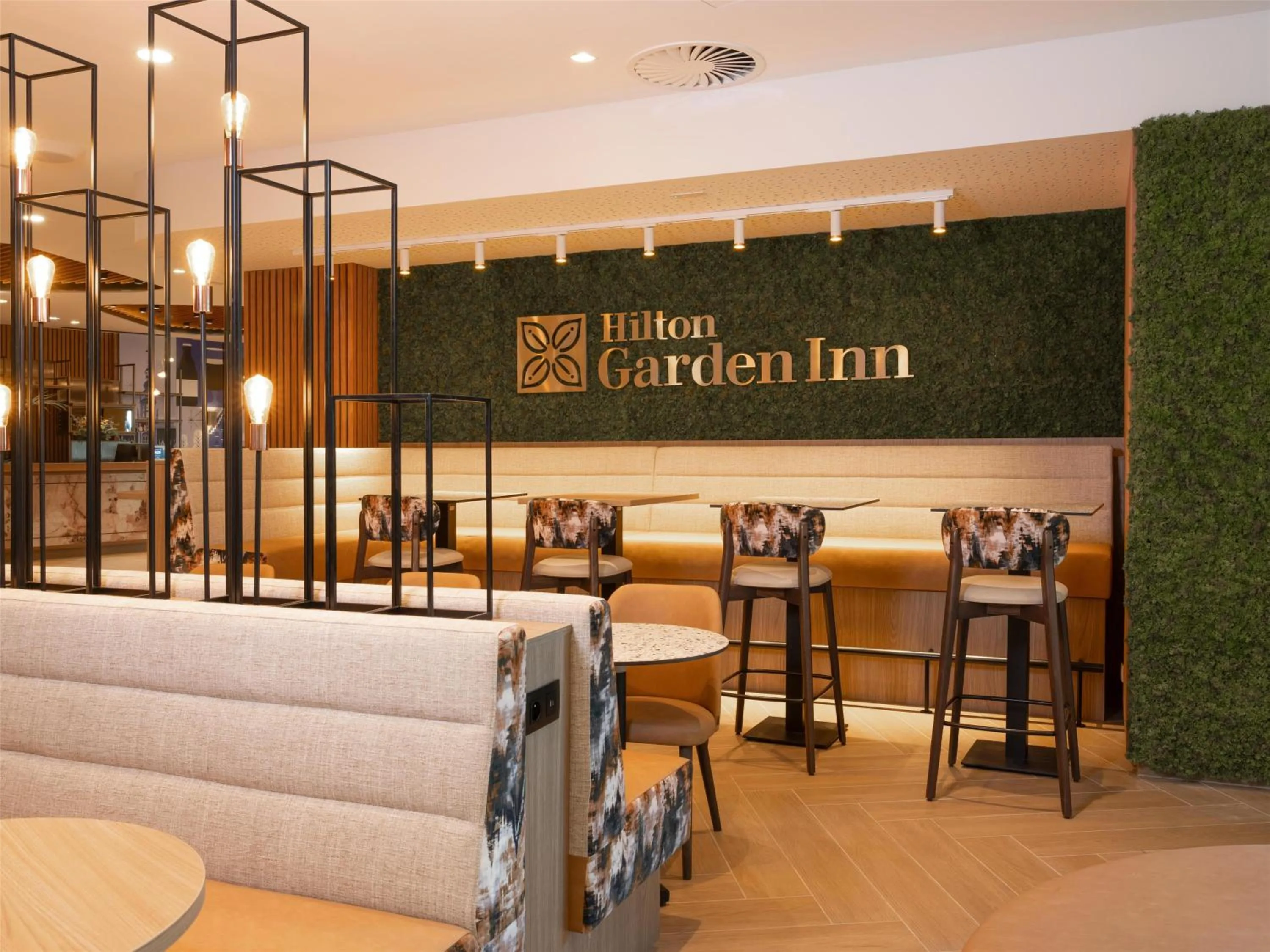 Restaurant/places to eat in Hilton Garden Inn Brussels Airport
