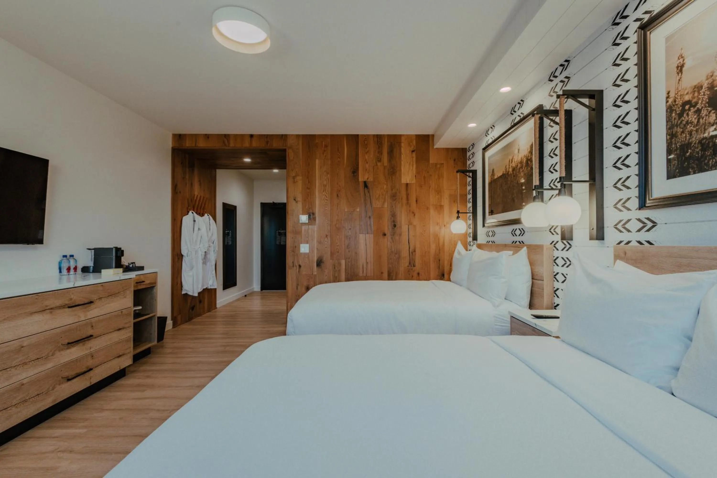 Bed in Skaneateles Fields Resort & Spa, Curio Collection By Hilton