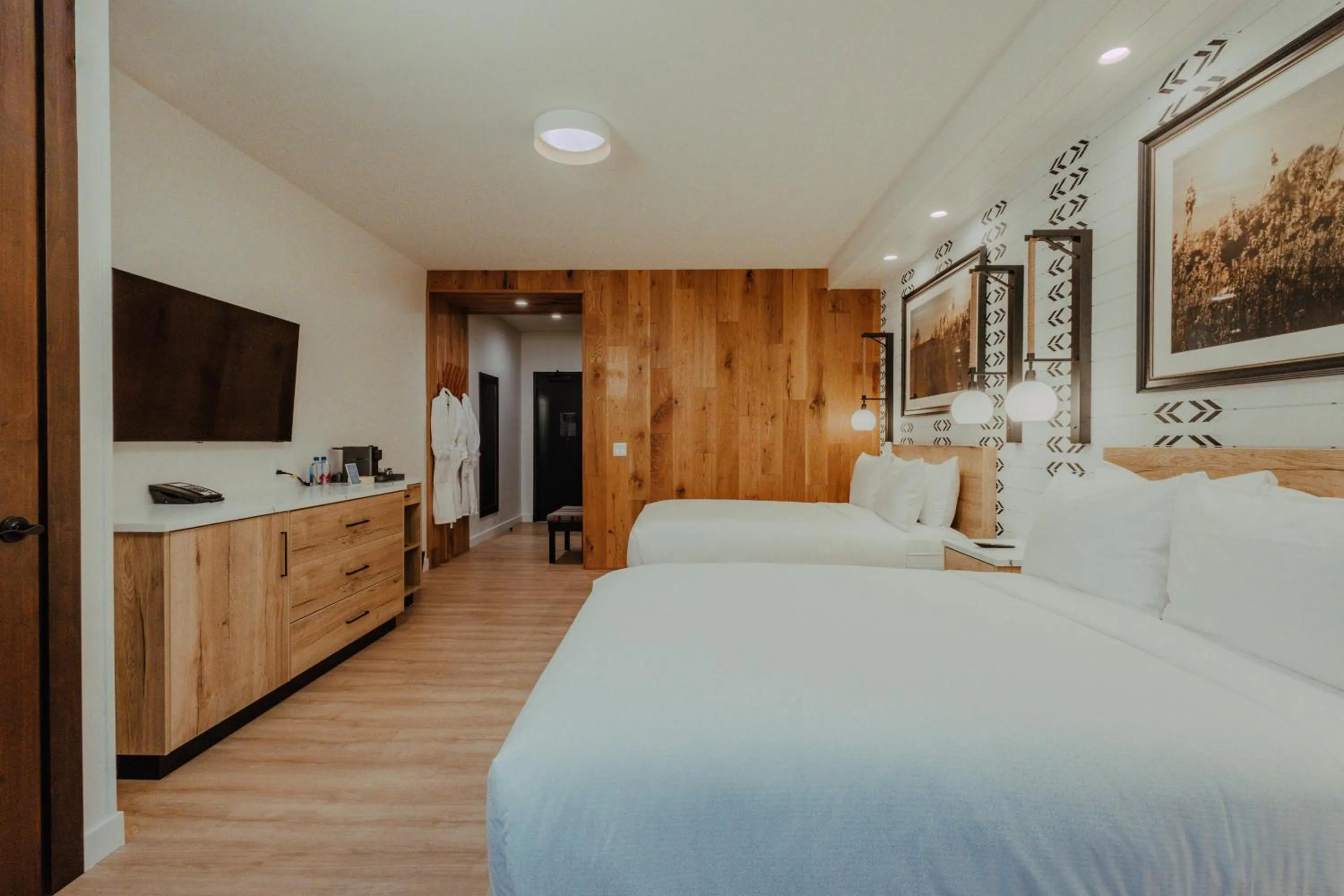 Bed in Skaneateles Fields Resort & Spa, Curio Collection By Hilton