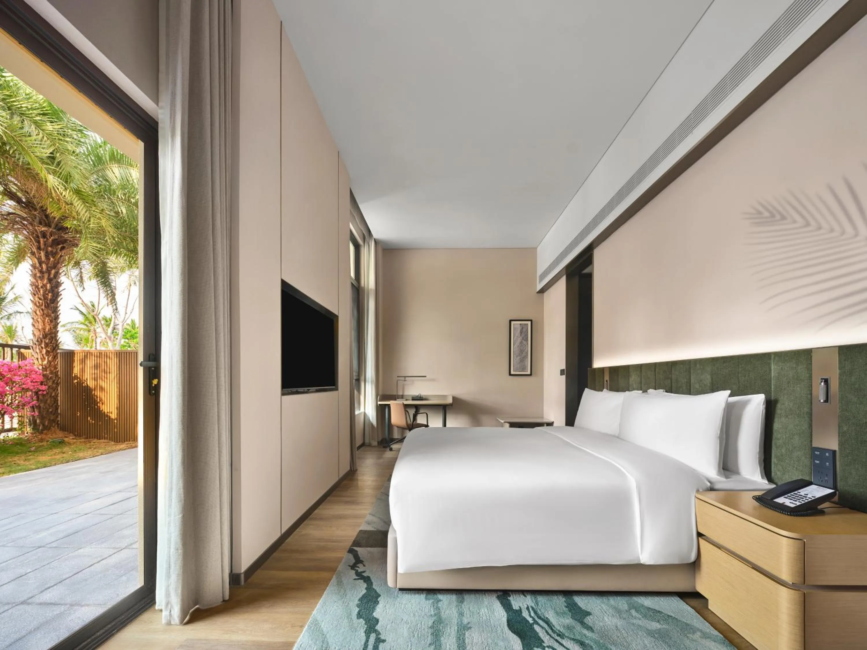 Bedroom, Bed in Hilton Garden Inn Sanya Haitang Bay