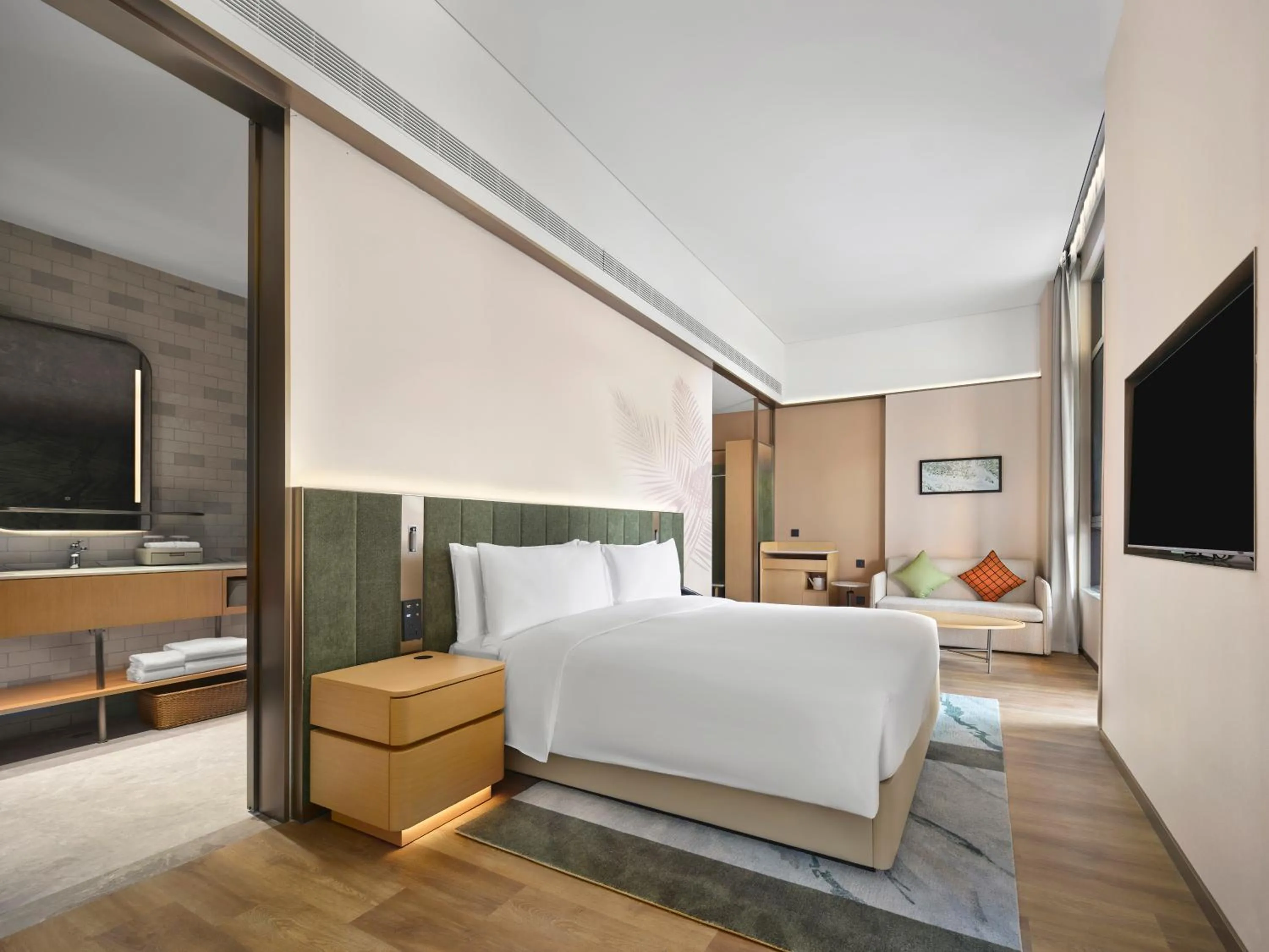 Bedroom, Bed in Hilton Garden Inn Sanya Haitang Bay