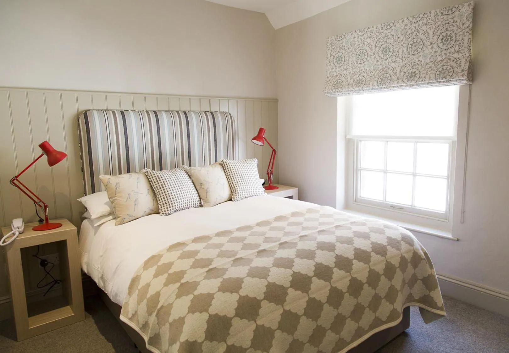 Photo of the whole room, Bed in The White Horse Blakeney