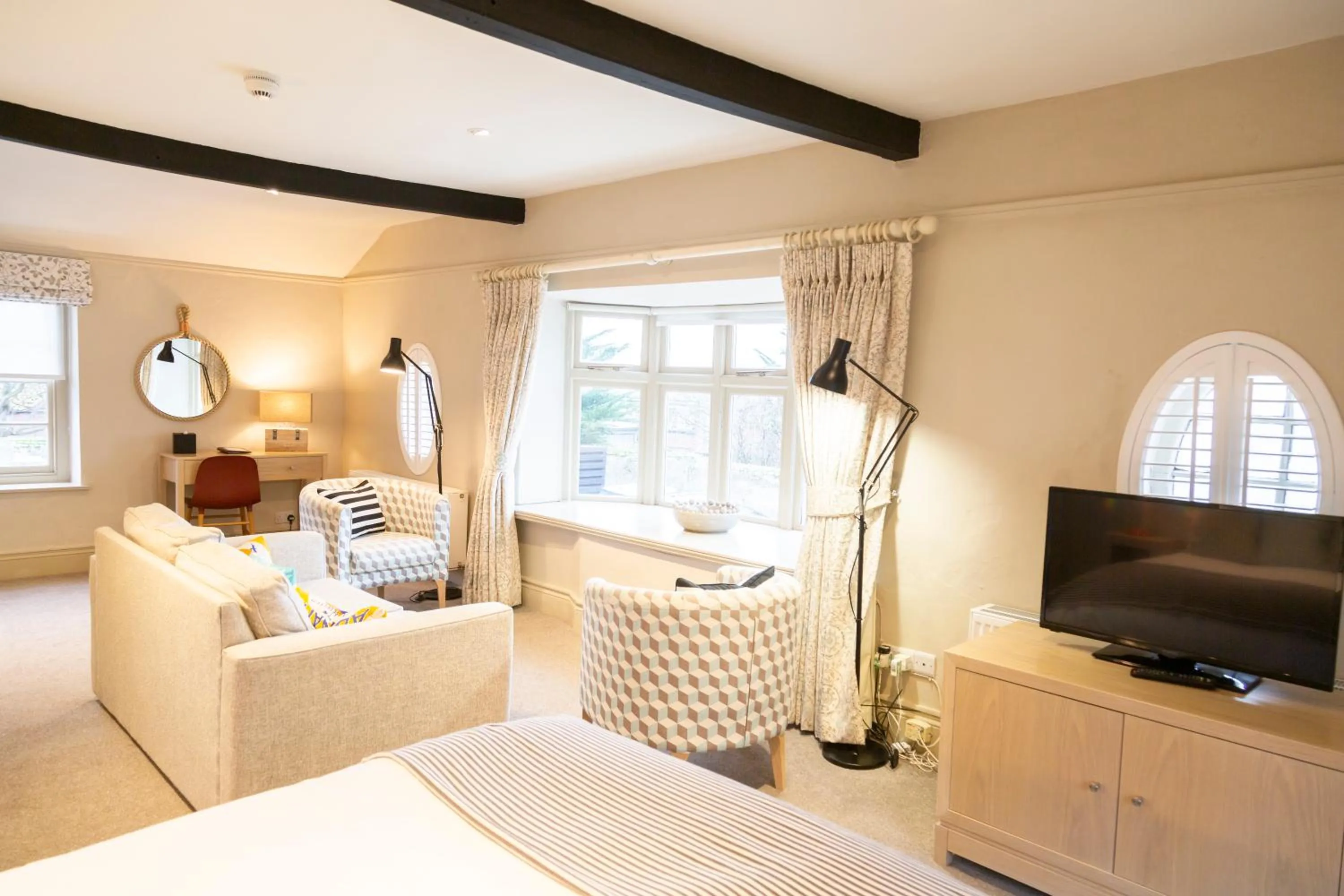 Living room, Bed in The White Horse Blakeney
