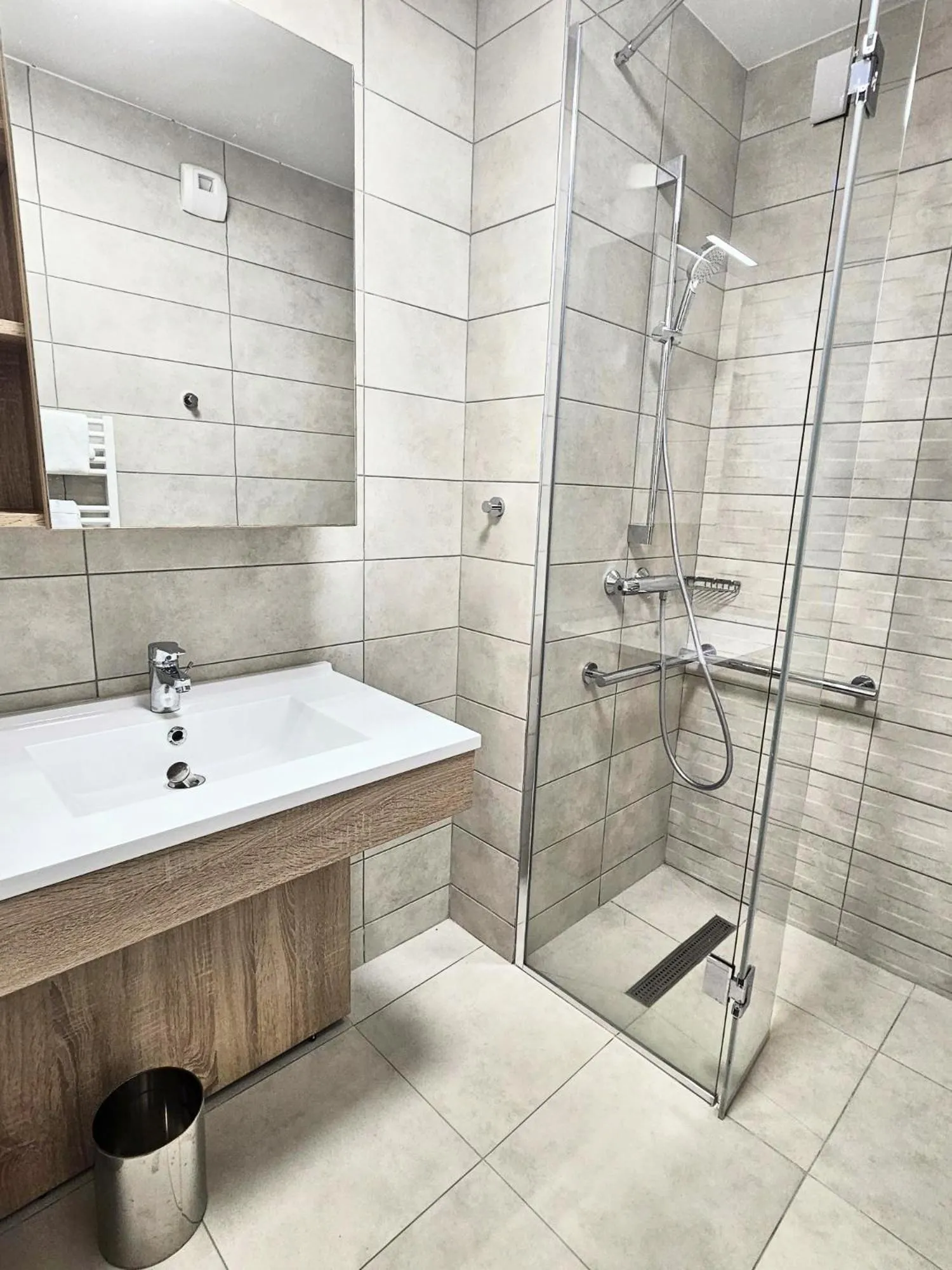 Shower in Zenao Appart'hôtels Villeneuve Loubet