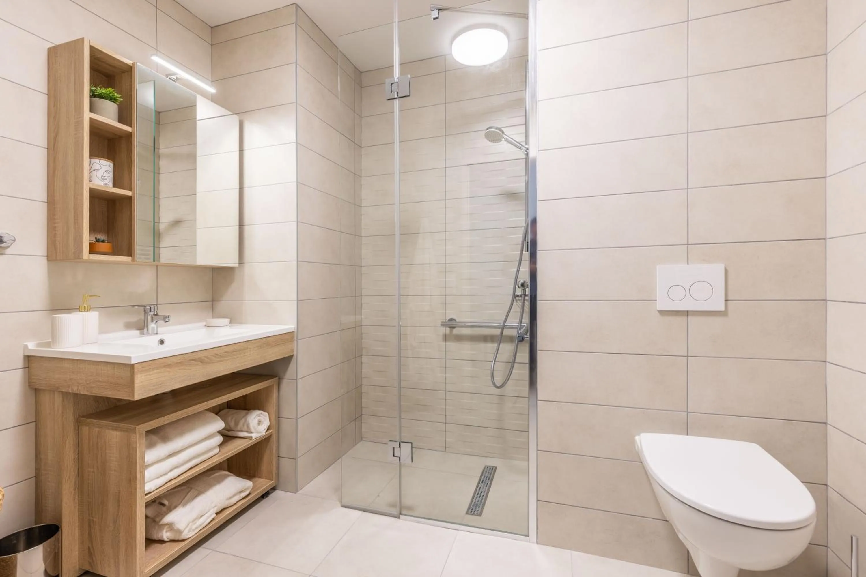 Shower in Zenao Appart'hôtels Villeneuve Loubet