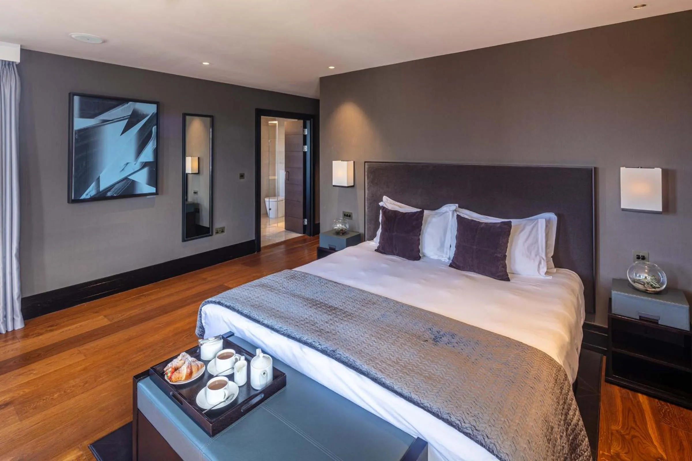 Bed in Twr y Felin Hotel