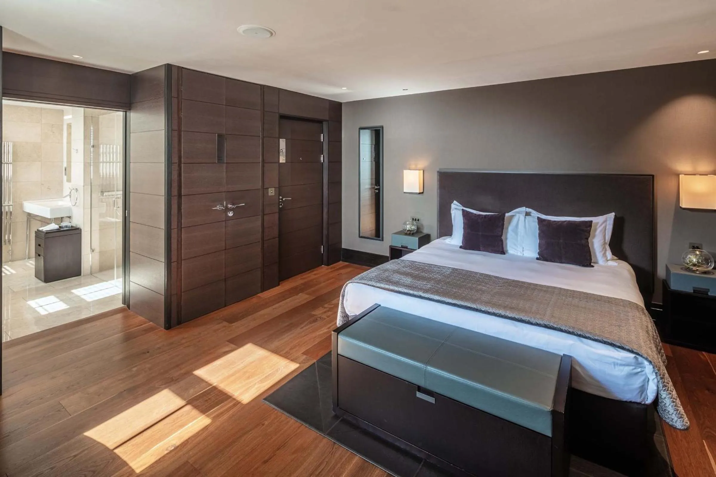 Bed in Twr y Felin Hotel