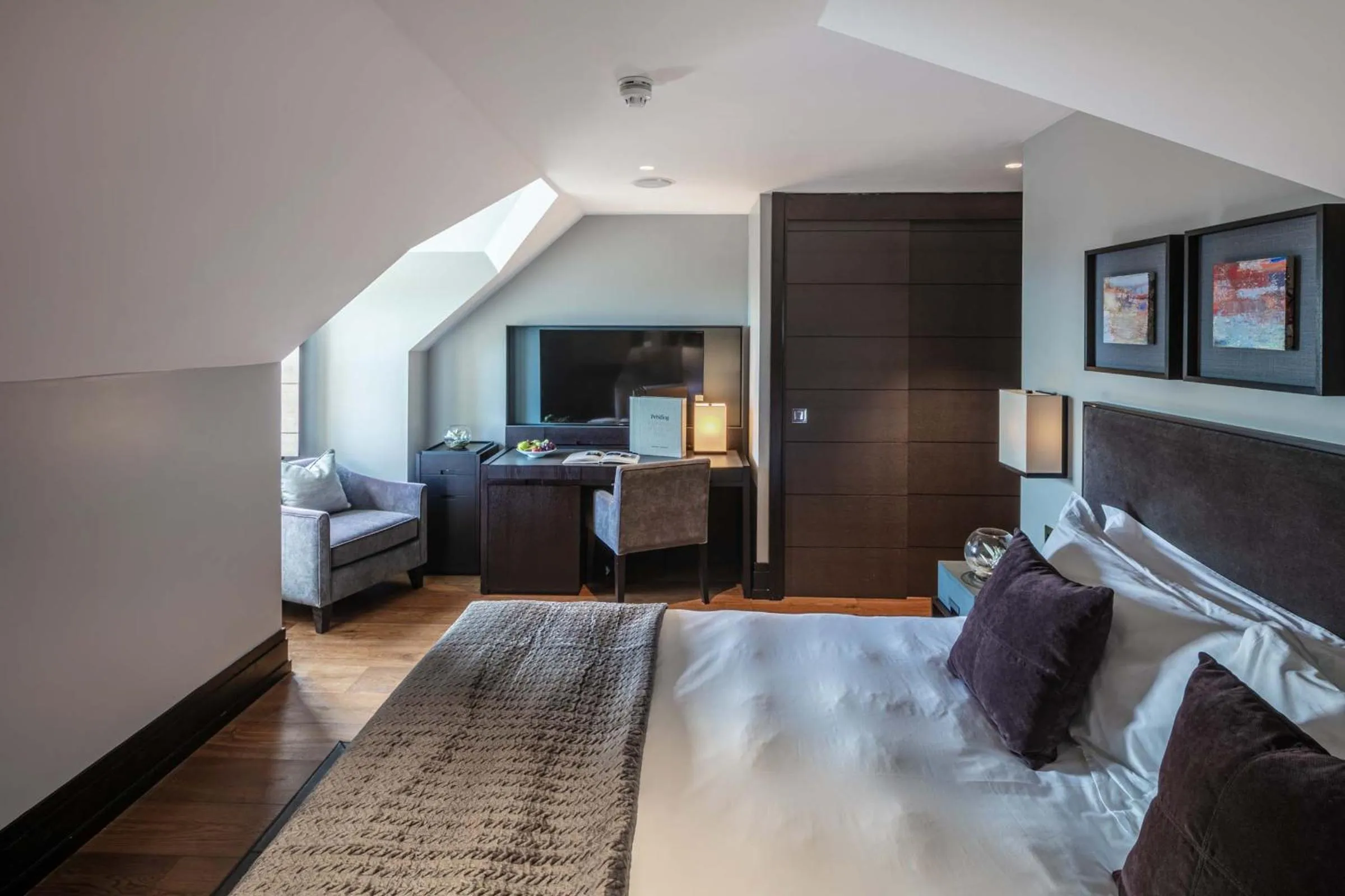 Bed in Twr y Felin Hotel