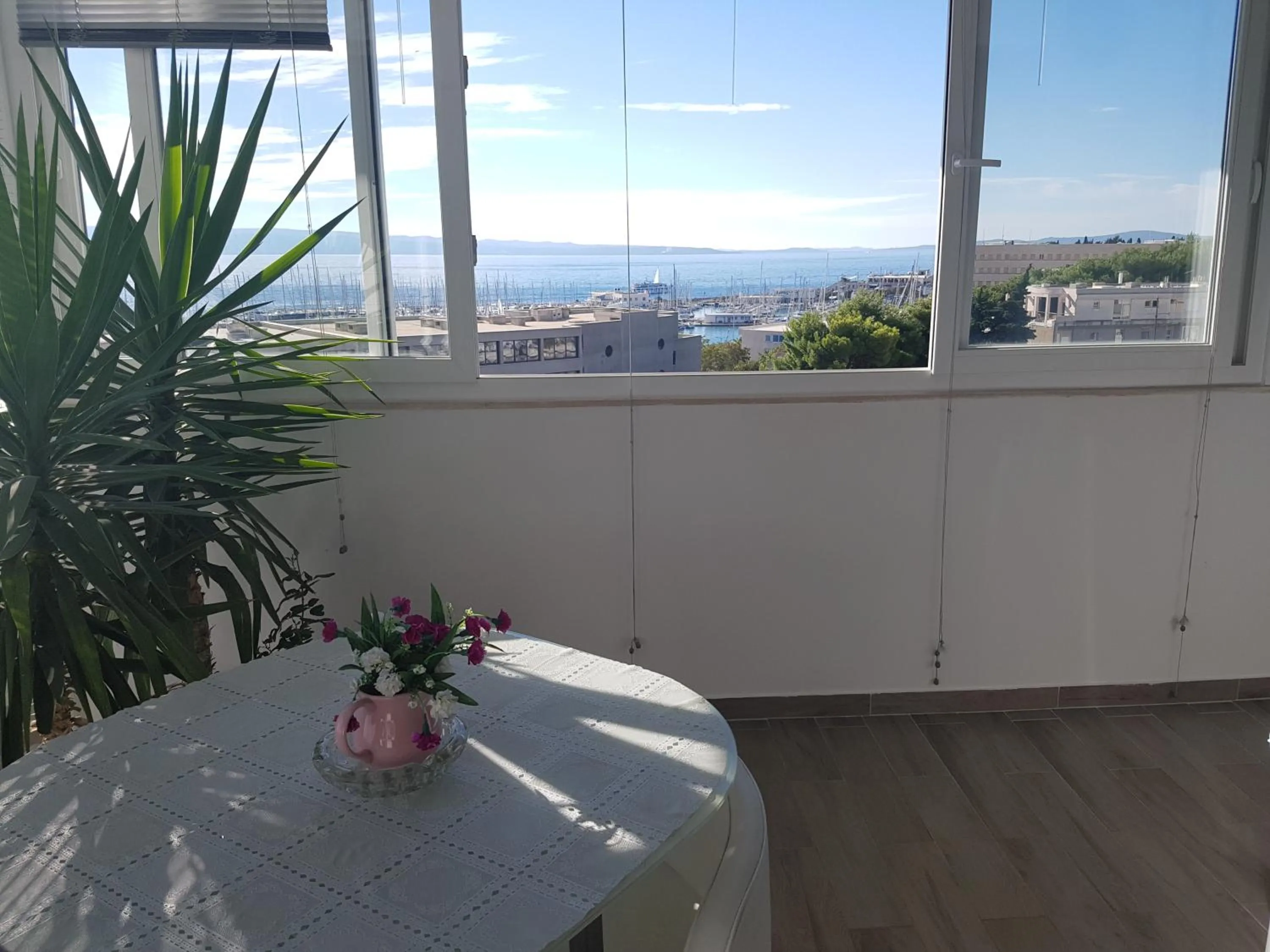 Communal kitchen in Apartments Kike&Ana