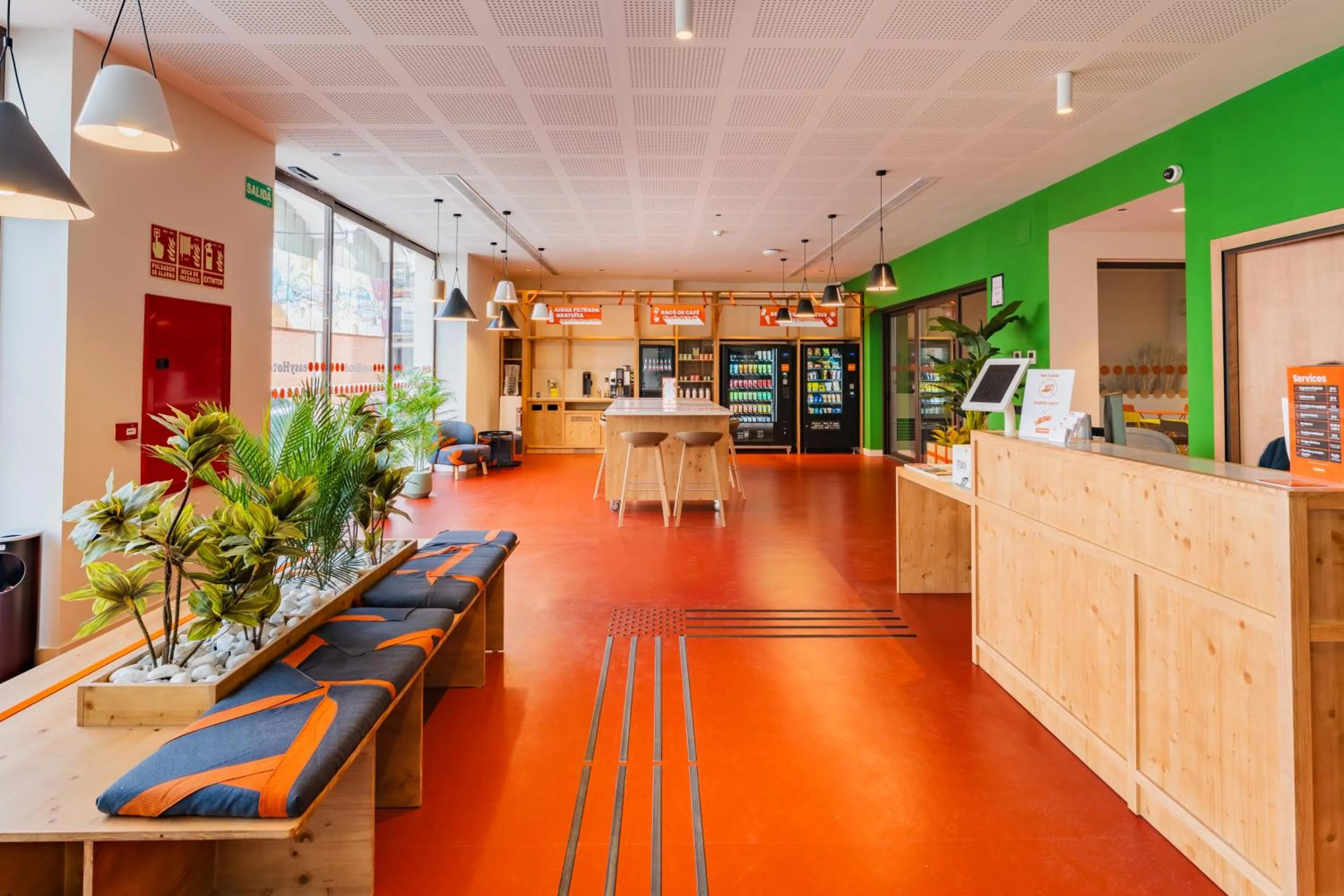 Coffee/tea facilities in easyHotel Valencia Ciutat Vella