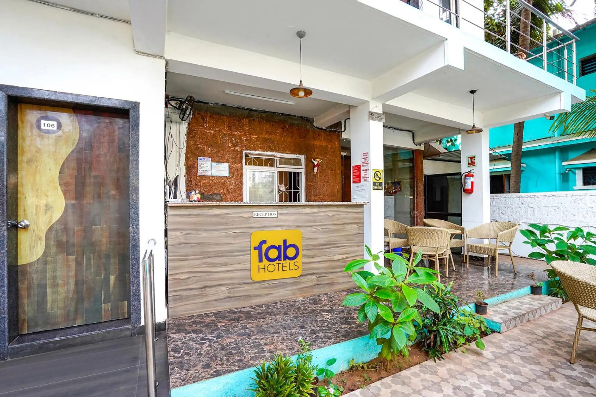 Lobby or reception in FabHotel Luminous Beach Resort - Nr Morjim Beach