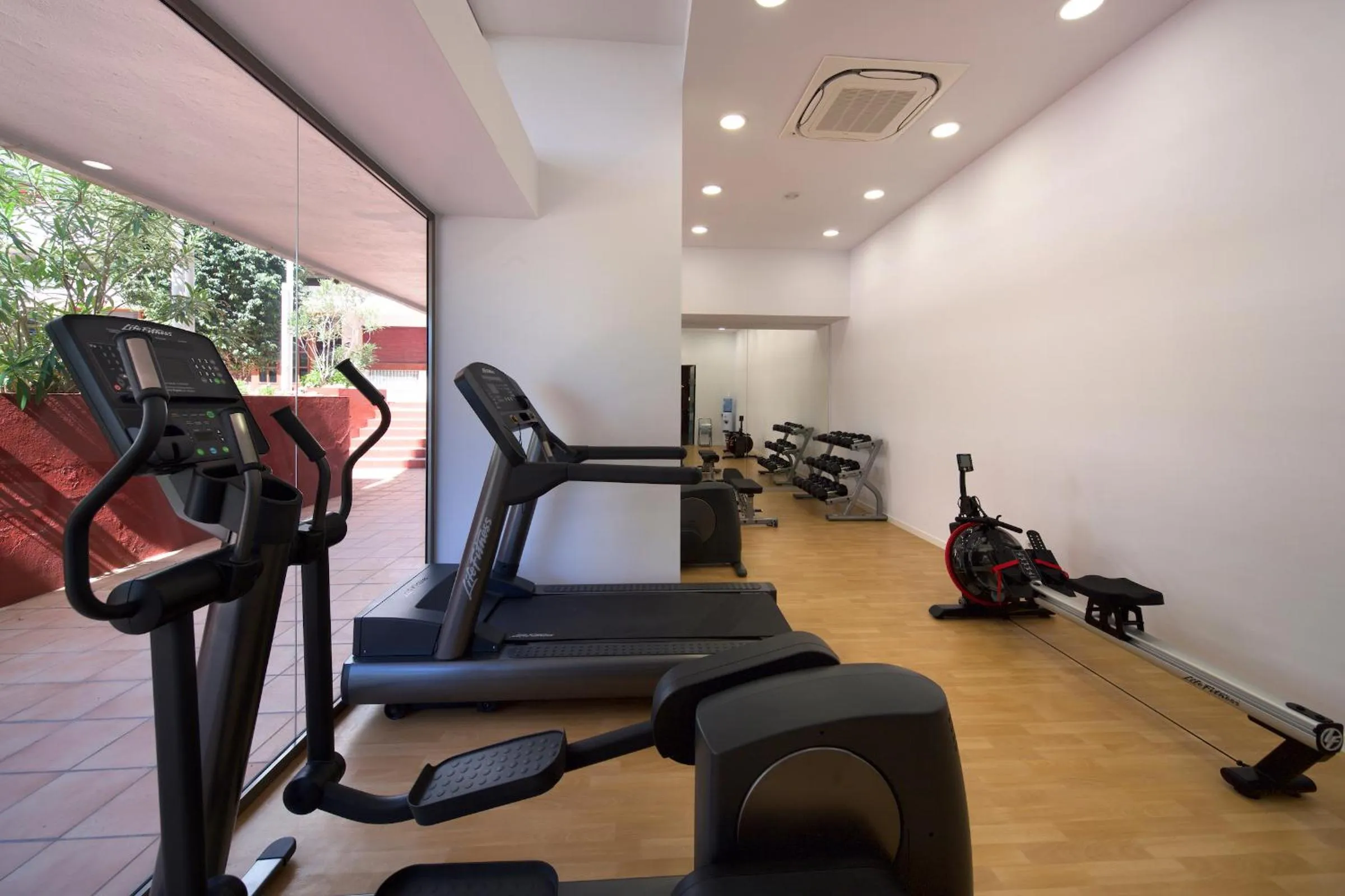 Fitness centre/facilities in Apartaments B-Llobet Sun & Confort