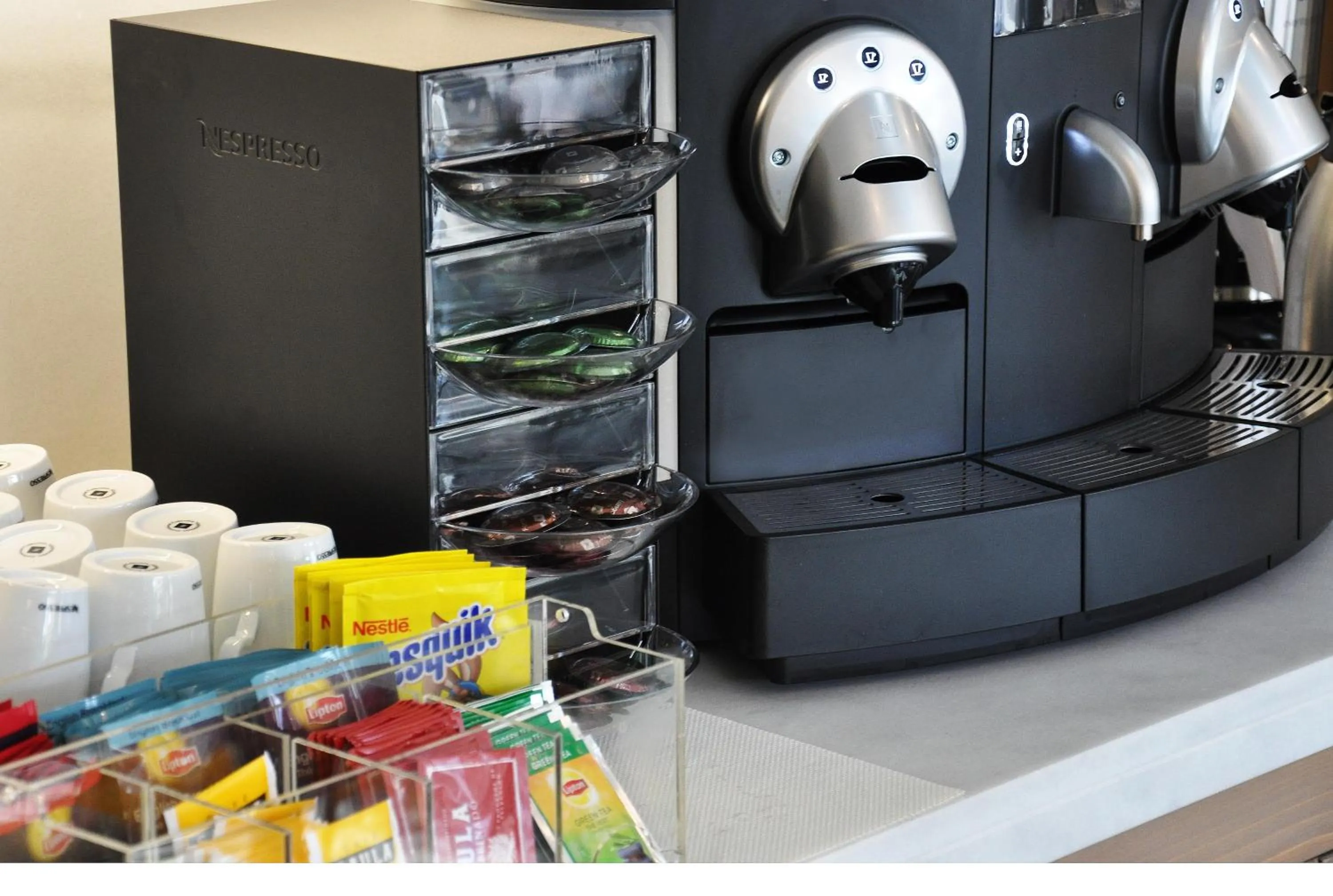 Restaurant/places to eat in Apartaments B-Llobet Sun & Confort