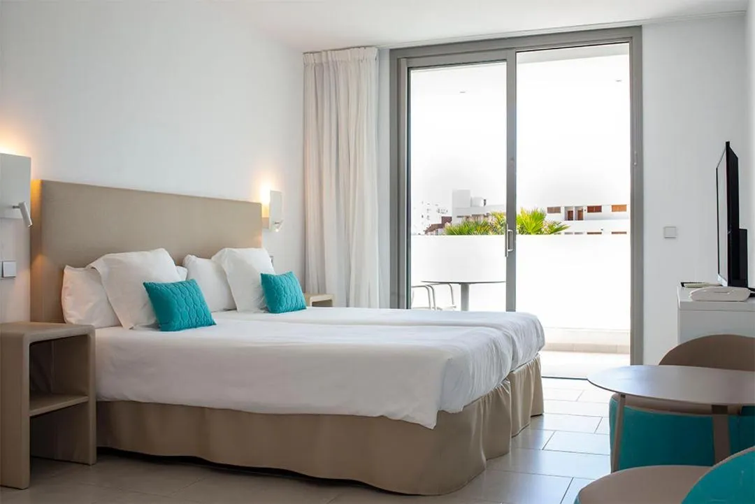 Bedroom, Bed in Apartaments B-Llobet Sun & Confort