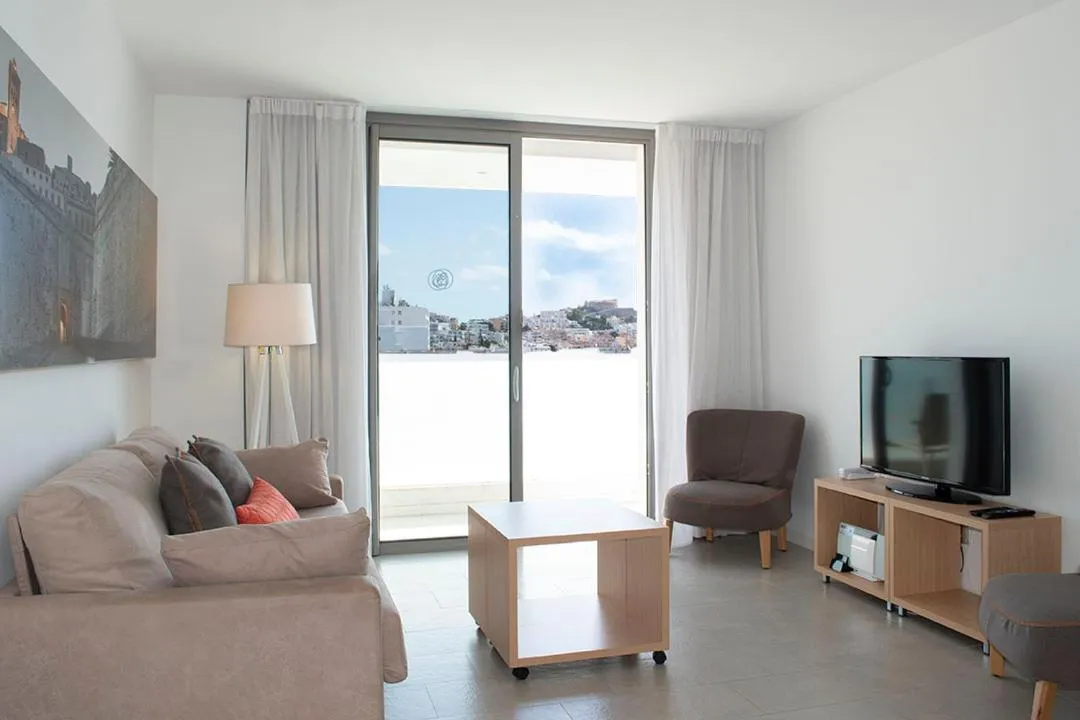 Communal lounge/ TV room in Apartaments B-Llobet Sun & Confort