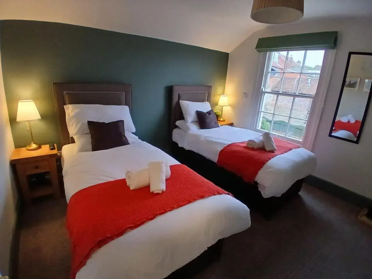 Twin Room with Shower - single occupancy in Who'd a Thought It Twin Room with Shower - single occupancy in Who'd a Thought It