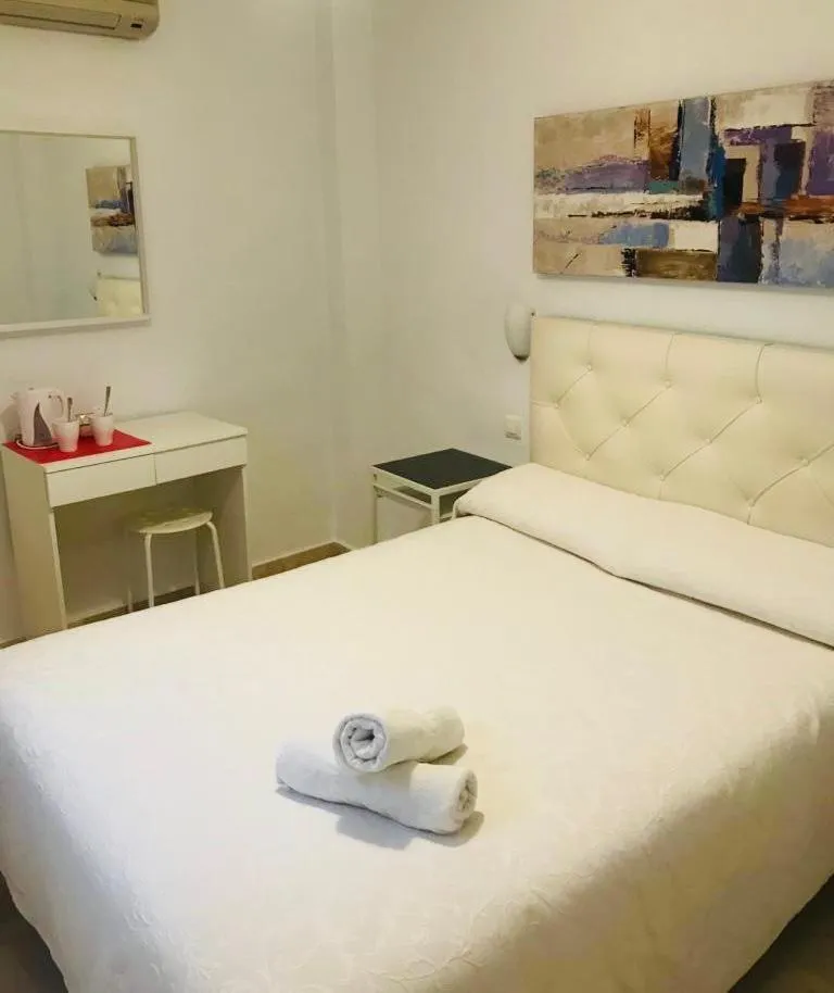 Bed in Hostal Tres Soles