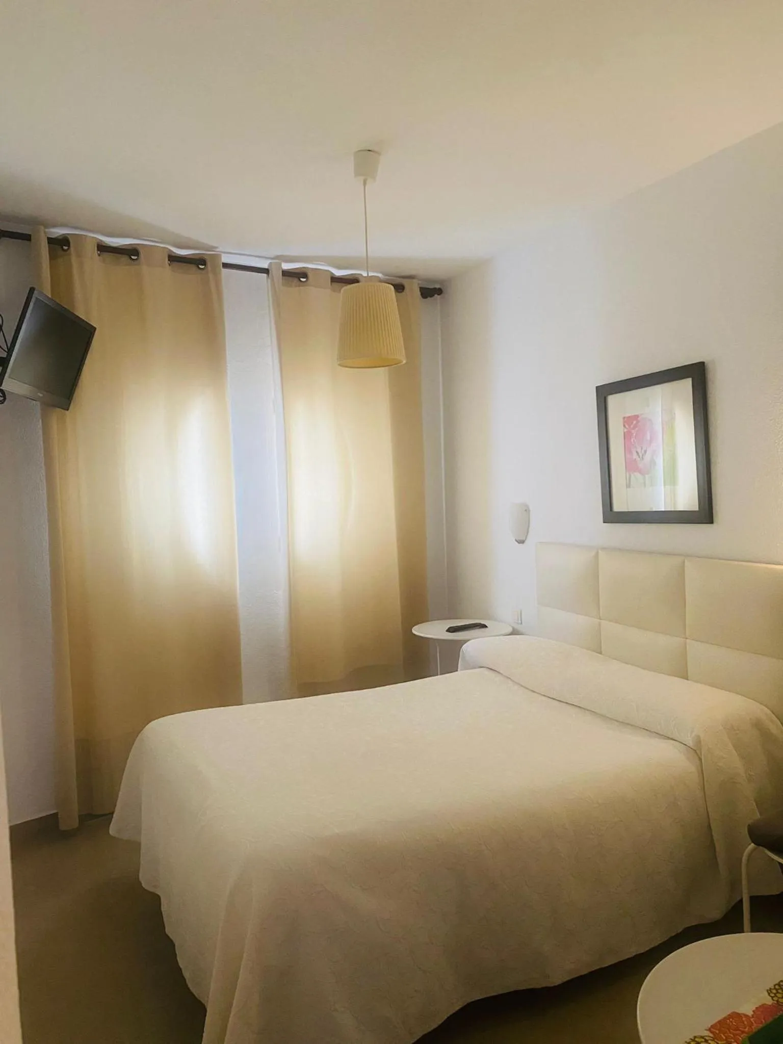 Bed in Hostal Tres Soles