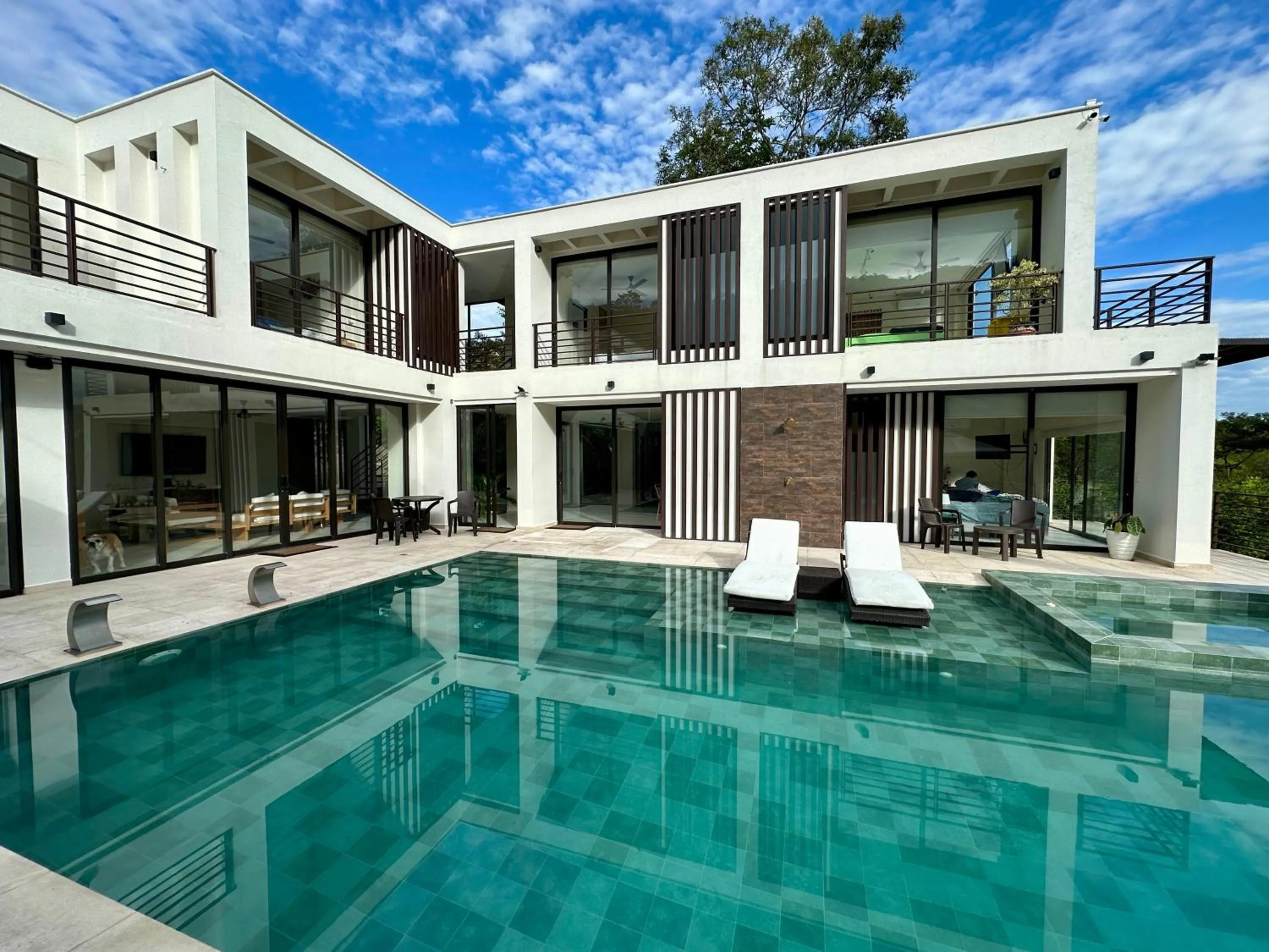 Five-Bedroom House in Casa de lujo en villeta