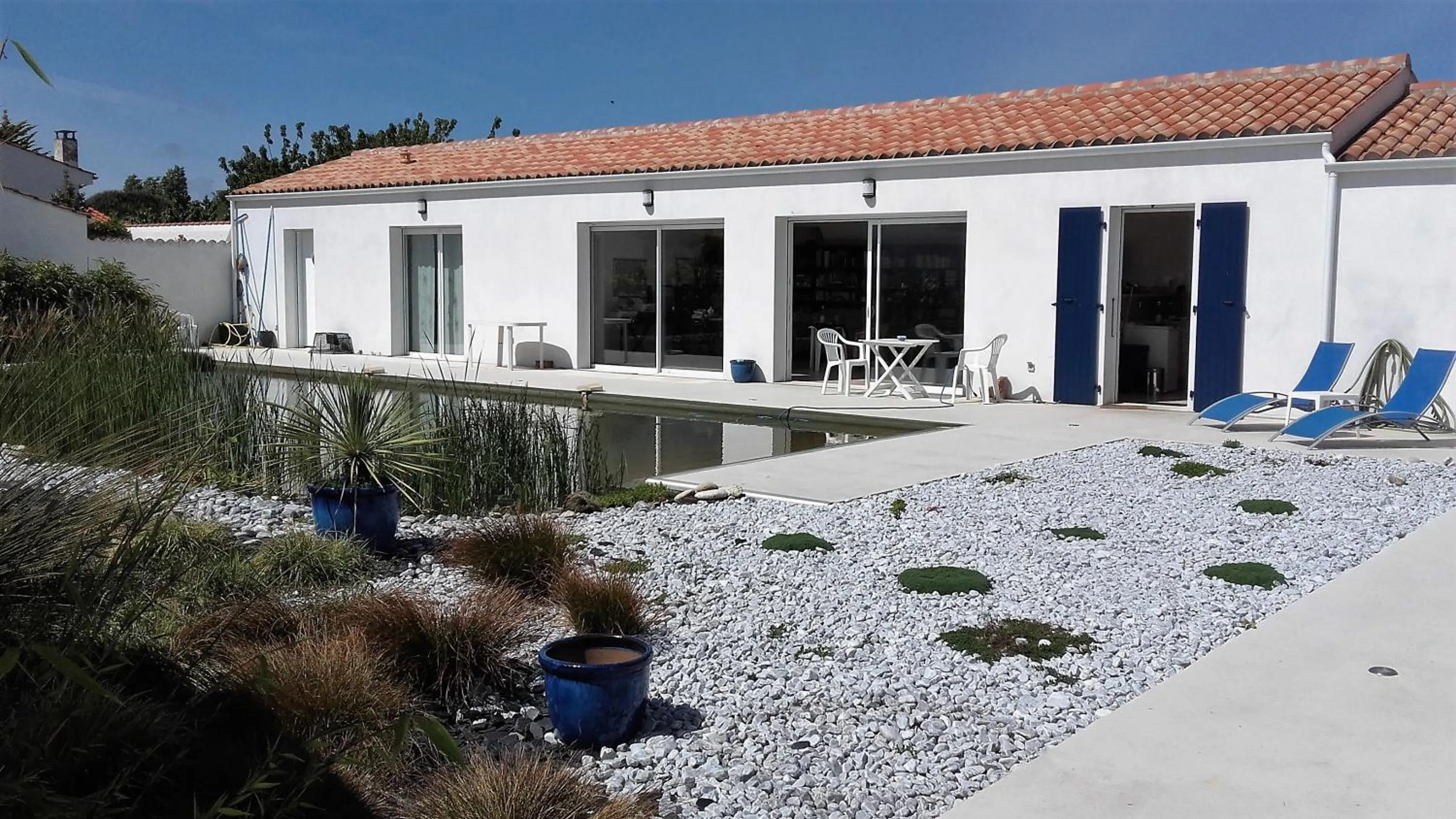 Property building in Les Mouettes