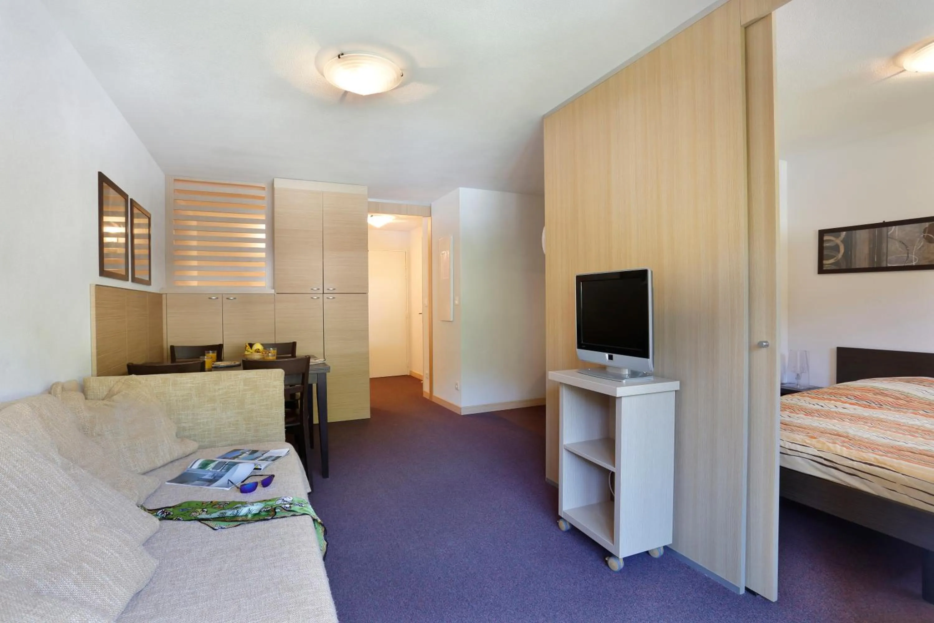 Living room, Bed in Vacancéole - Les Chalets du Verdon