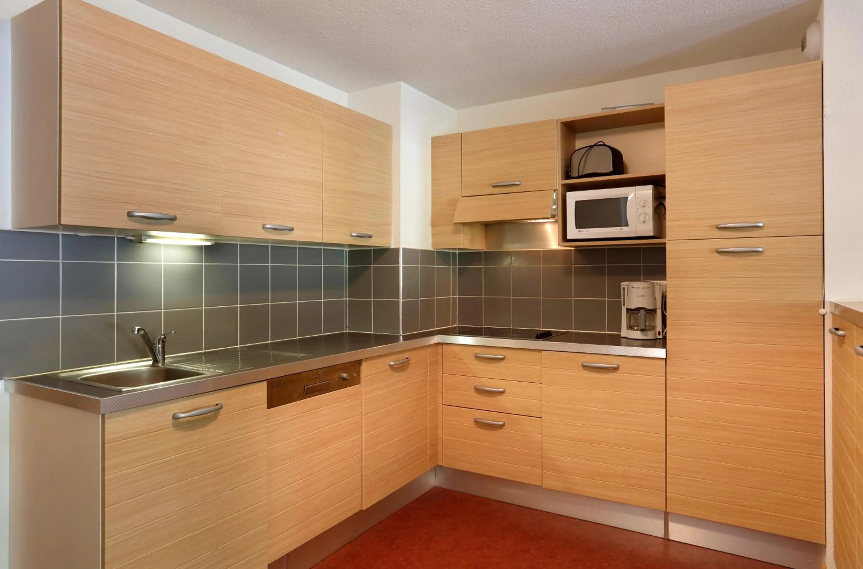 Kitchen or kitchenette in Vacancéole - Les Chalets du Verdon