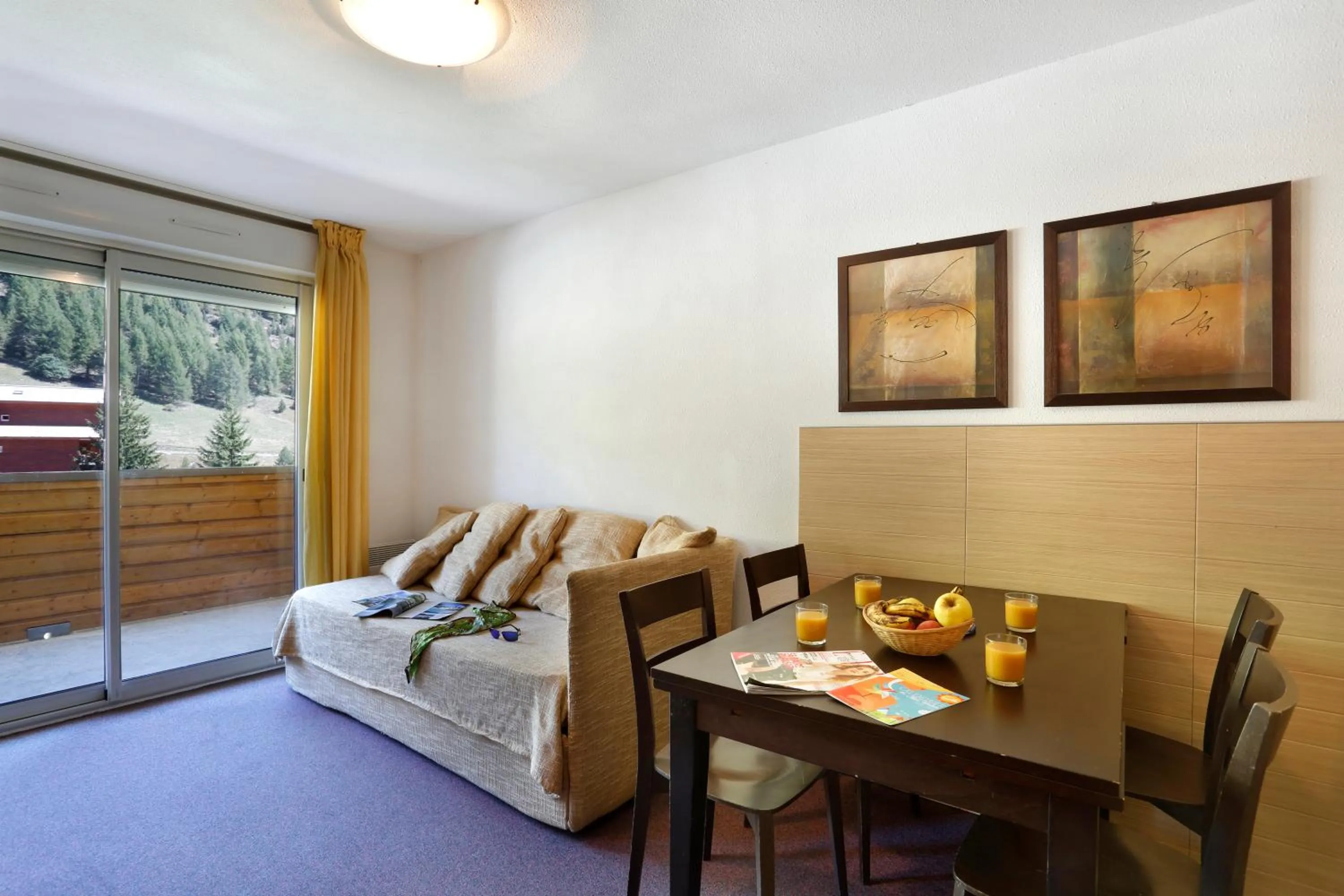 Dining area in Vacancéole - Les Chalets du Verdon