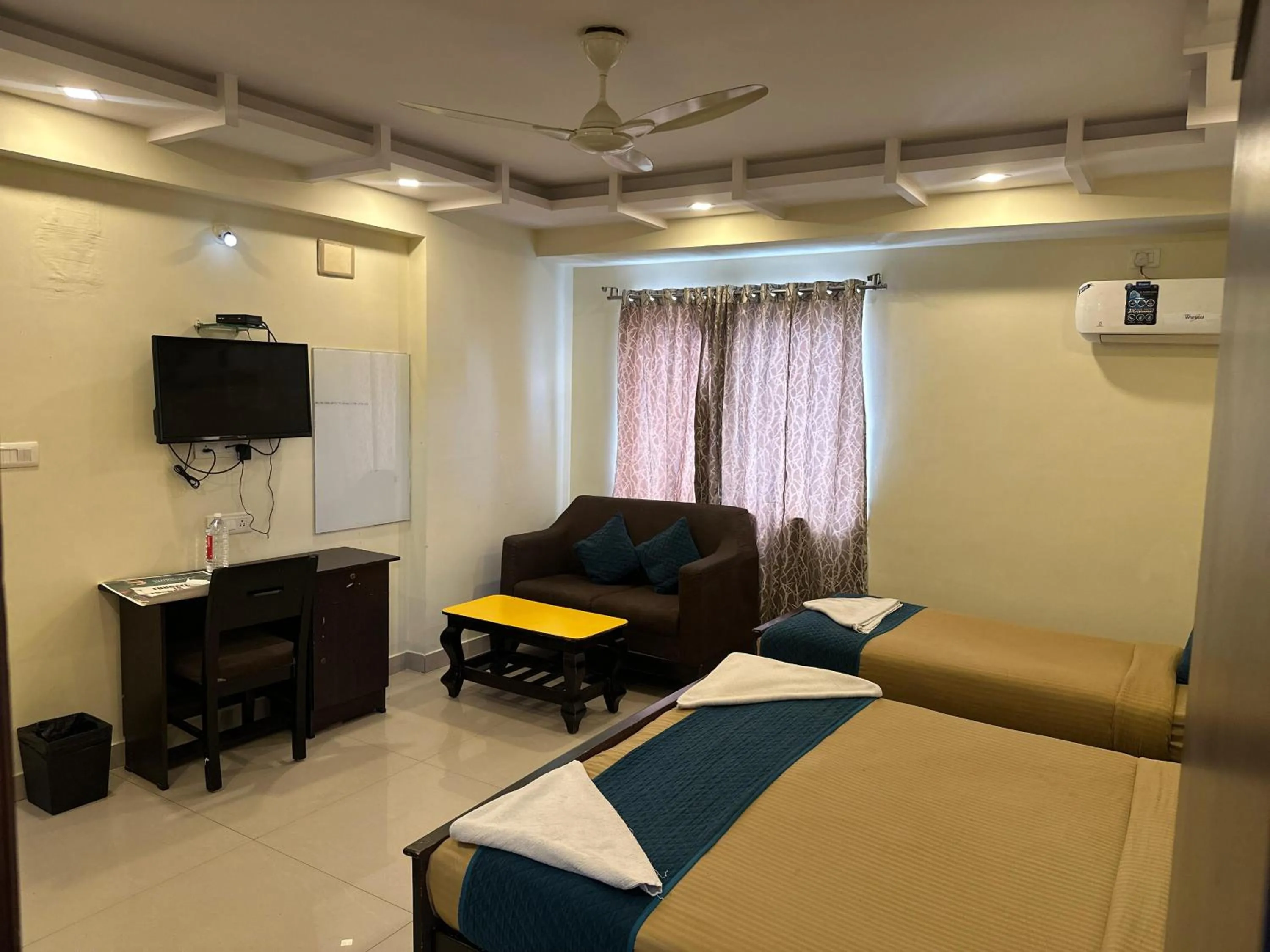 Photo of the whole room, Bed in Blue Bliss Suites By PPH Living