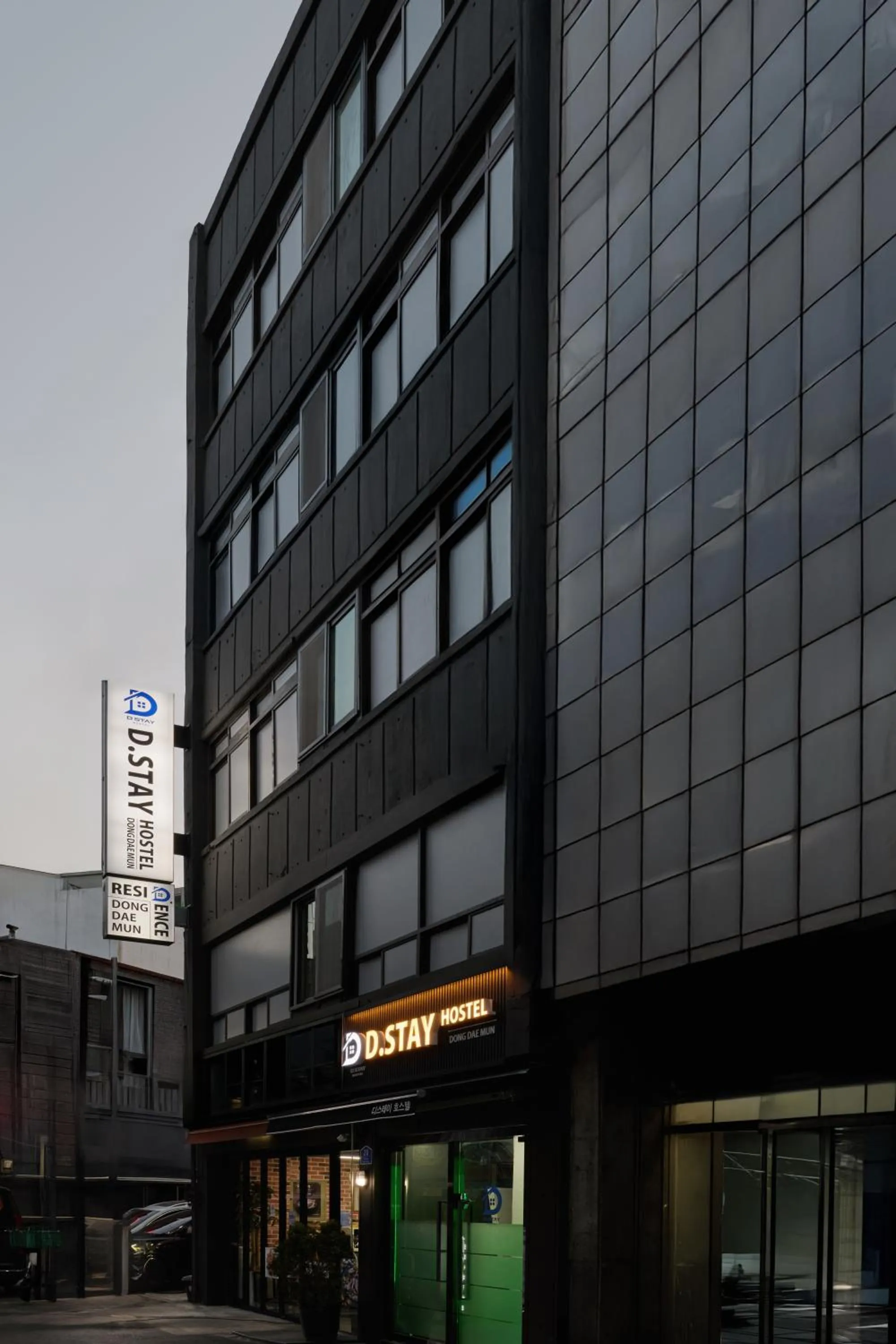 Property building in D Stay Hostel Dongdaemun