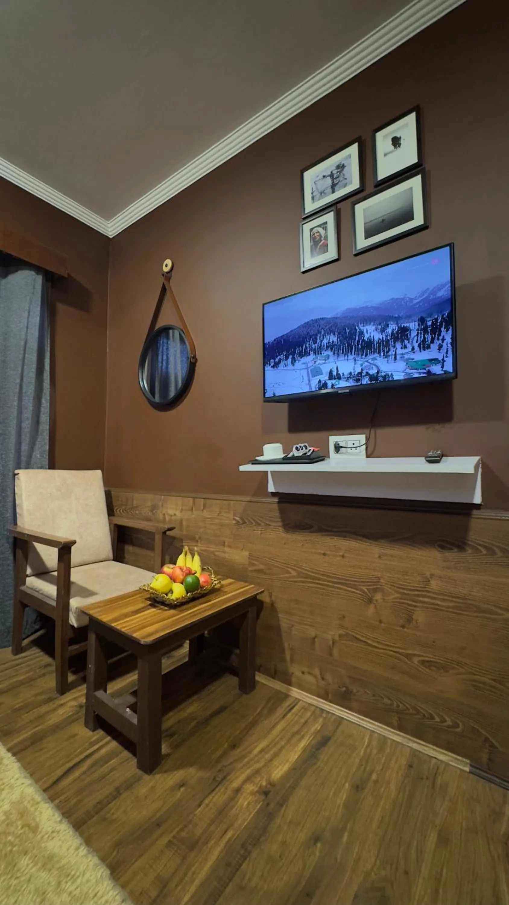 Communal lounge/ TV room in Hotel Jafson Accommodates