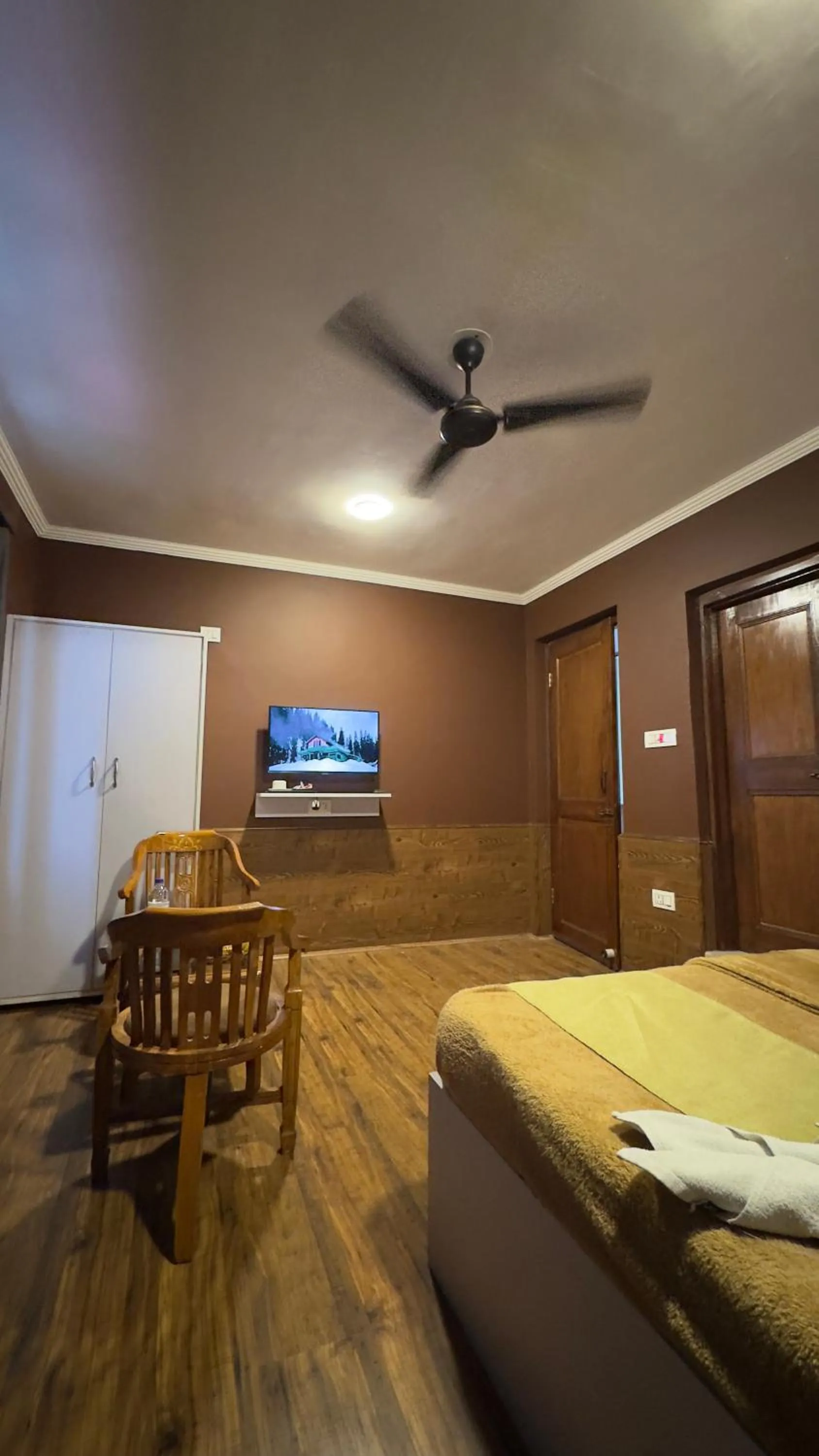 Communal lounge/ TV room in Hotel Jafson Accommodates