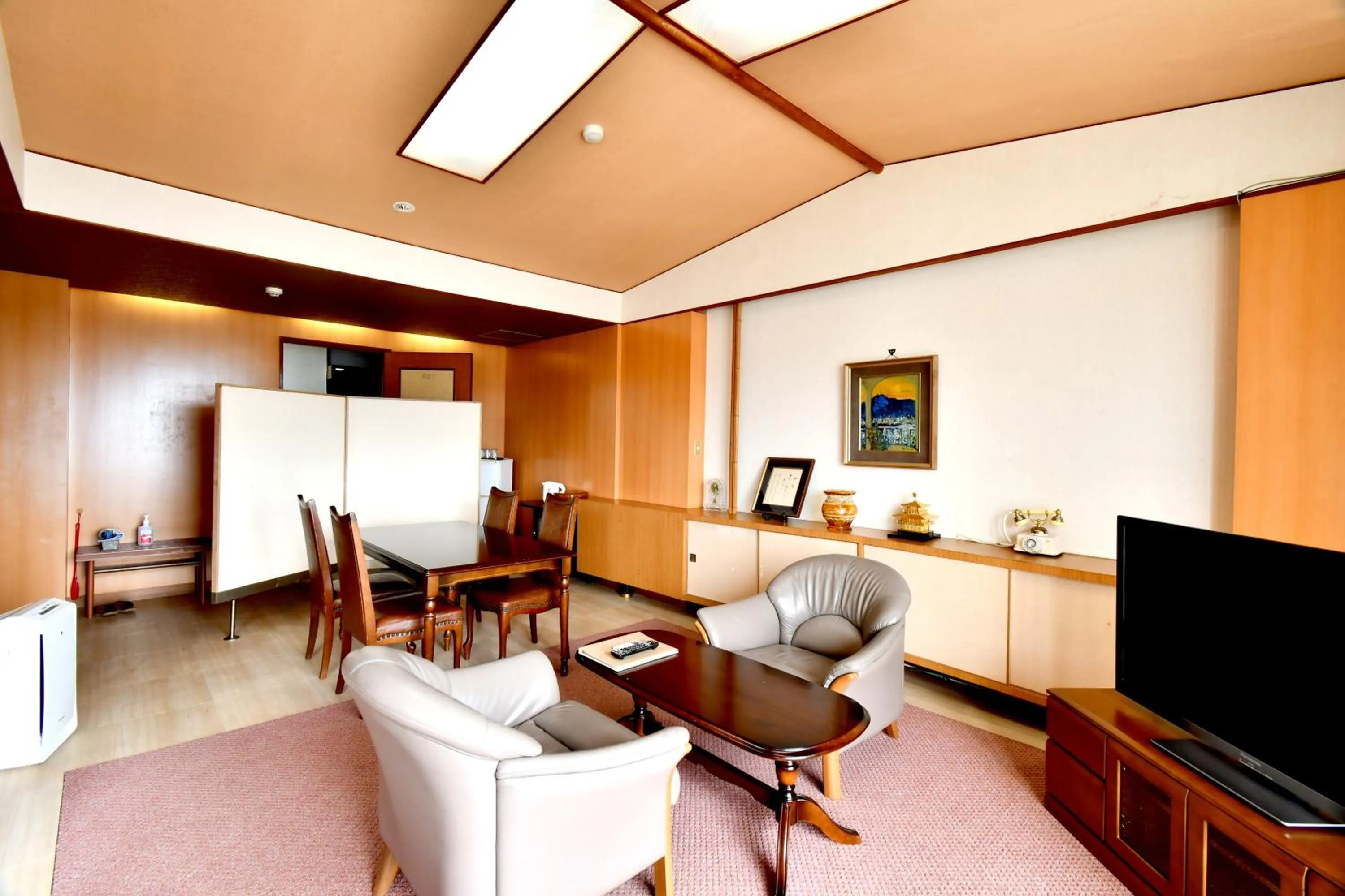 TV and multimedia in Yataro