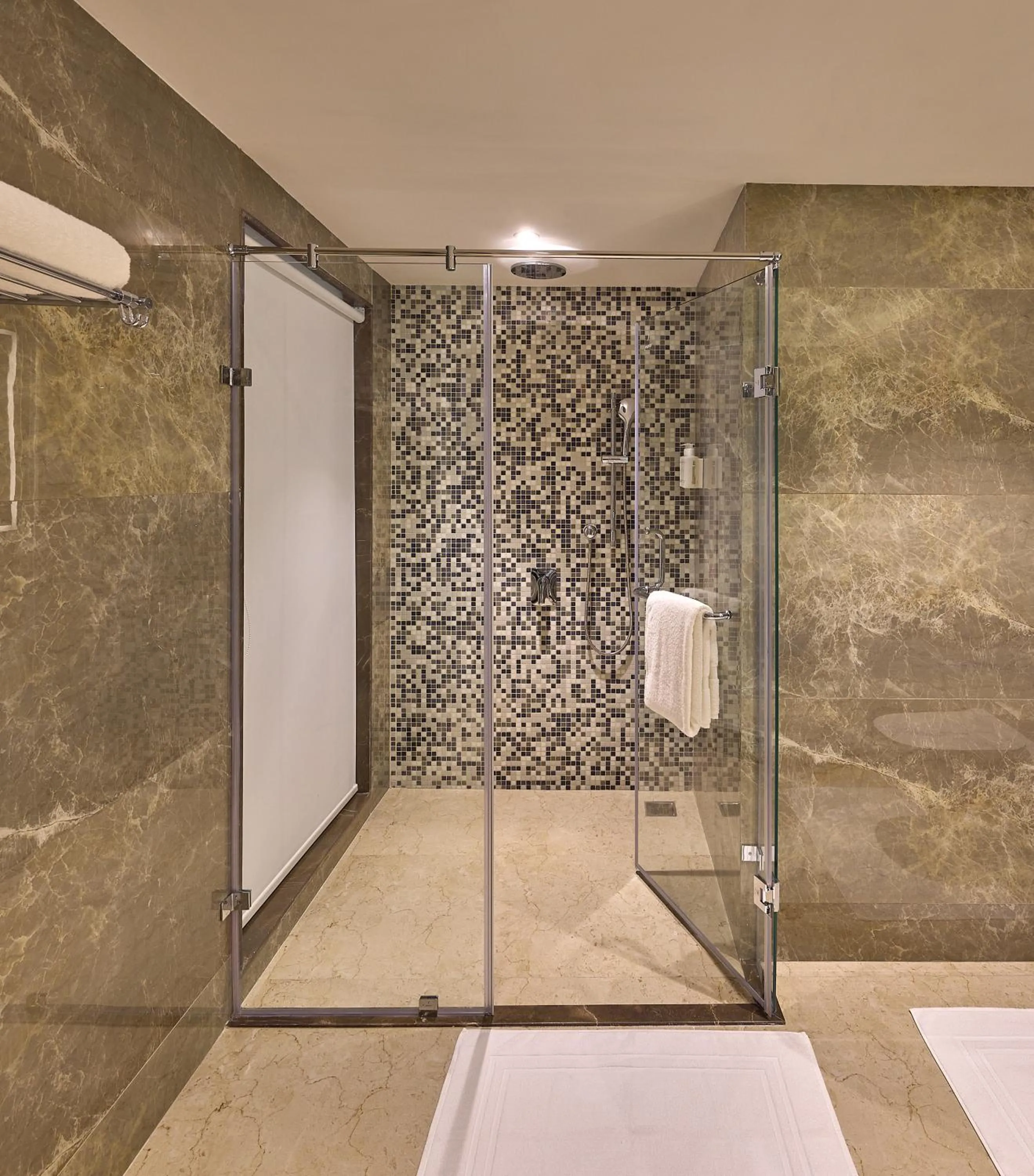 Bathroom in ICONIQA Hotel Mumbai International Airport