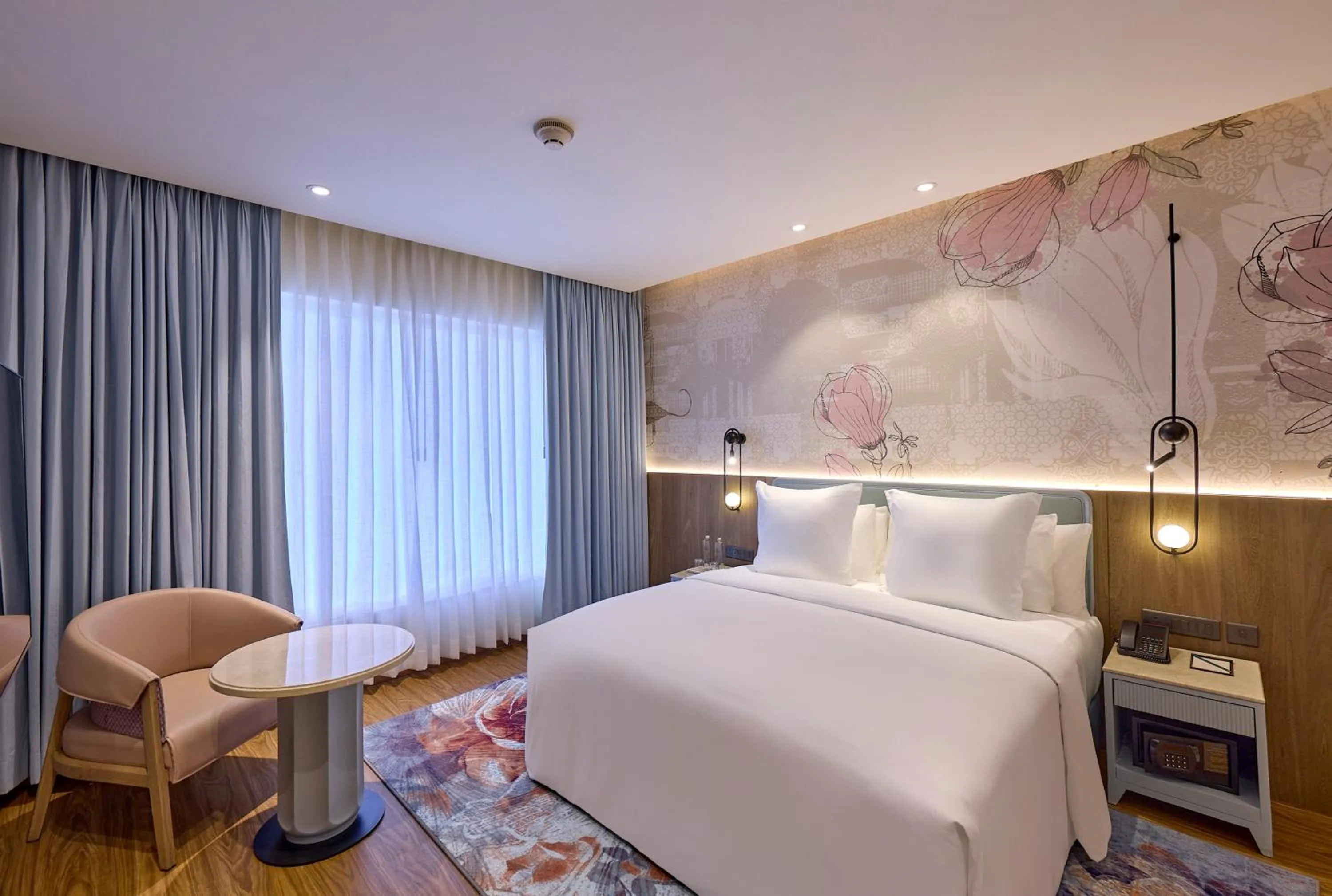 Bed in ICONIQA Hotel Mumbai International Airport