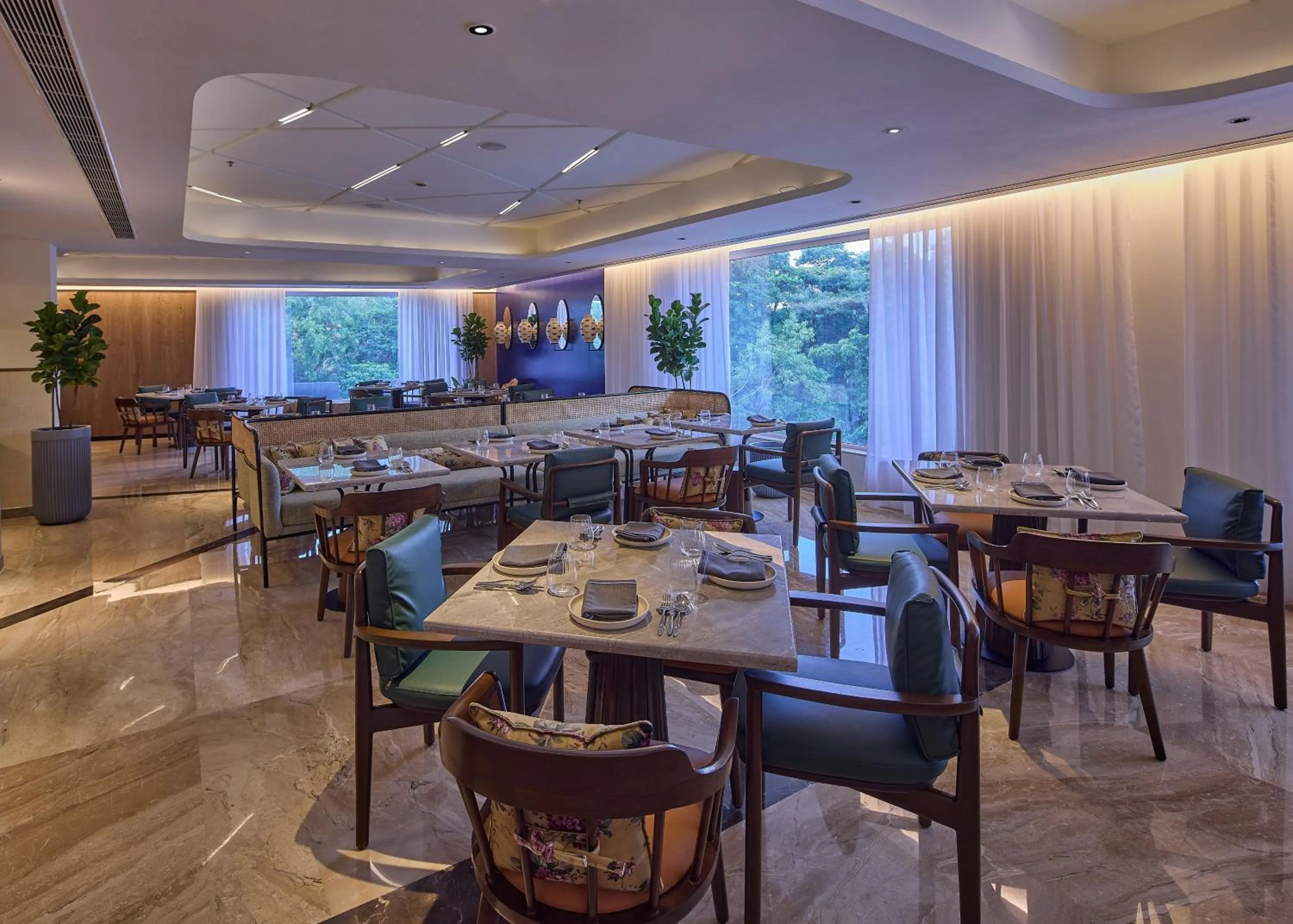 Restaurant/places to eat in ICONIQA Hotel Mumbai International Airport