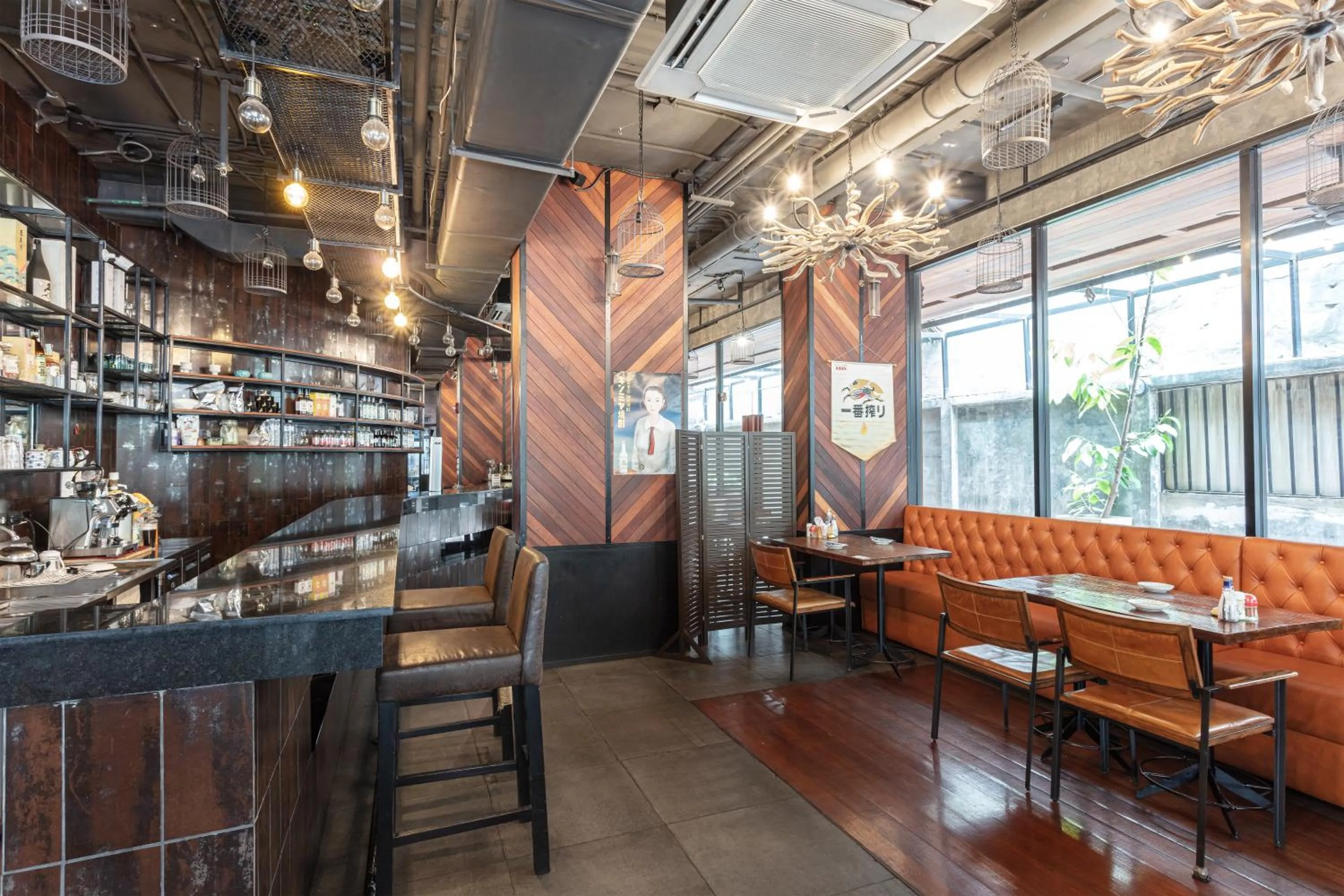 Restaurant/places to eat in Adelphi Forty-Nine