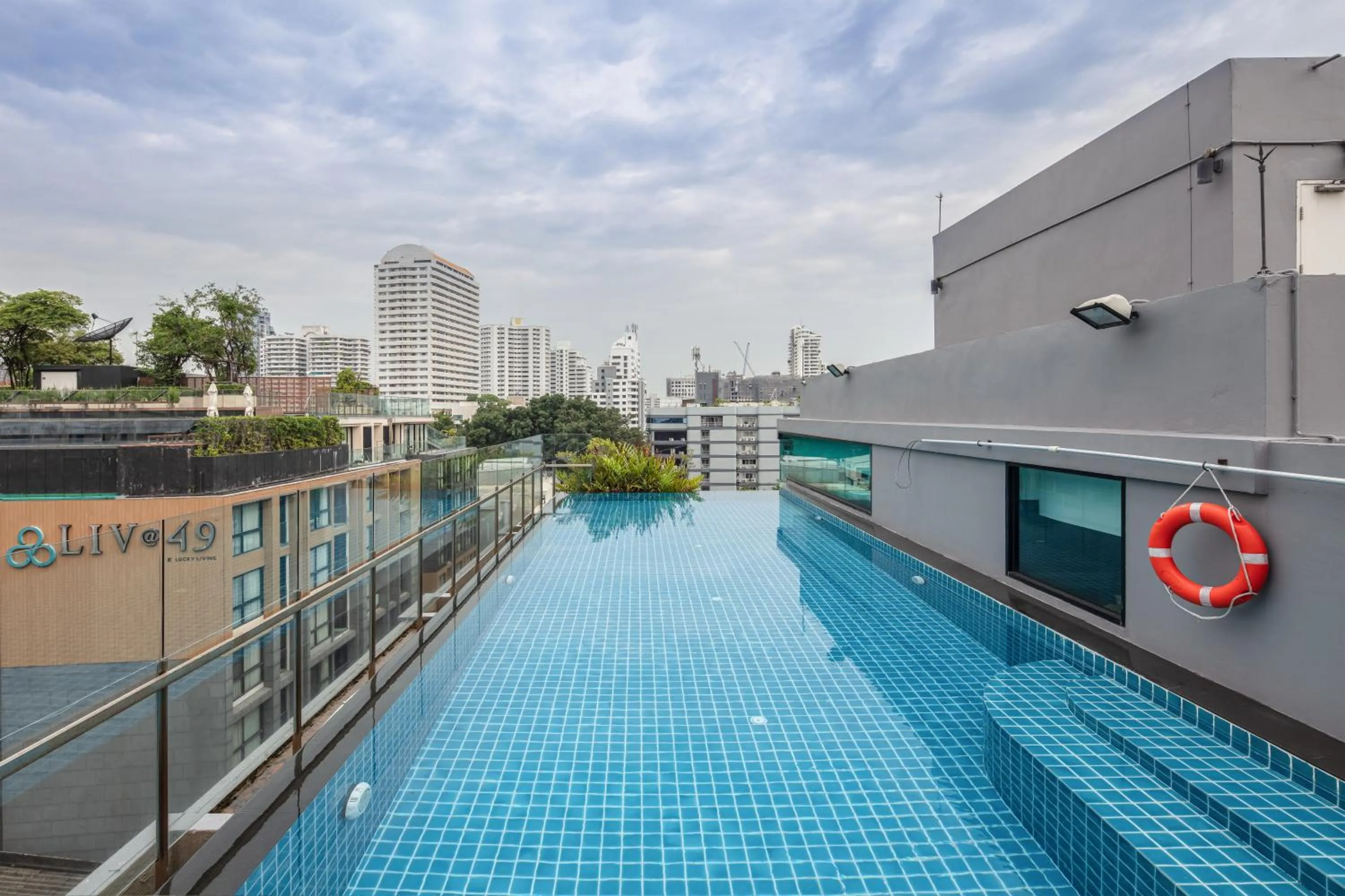 Swimming pool in Adelphi Forty-Nine