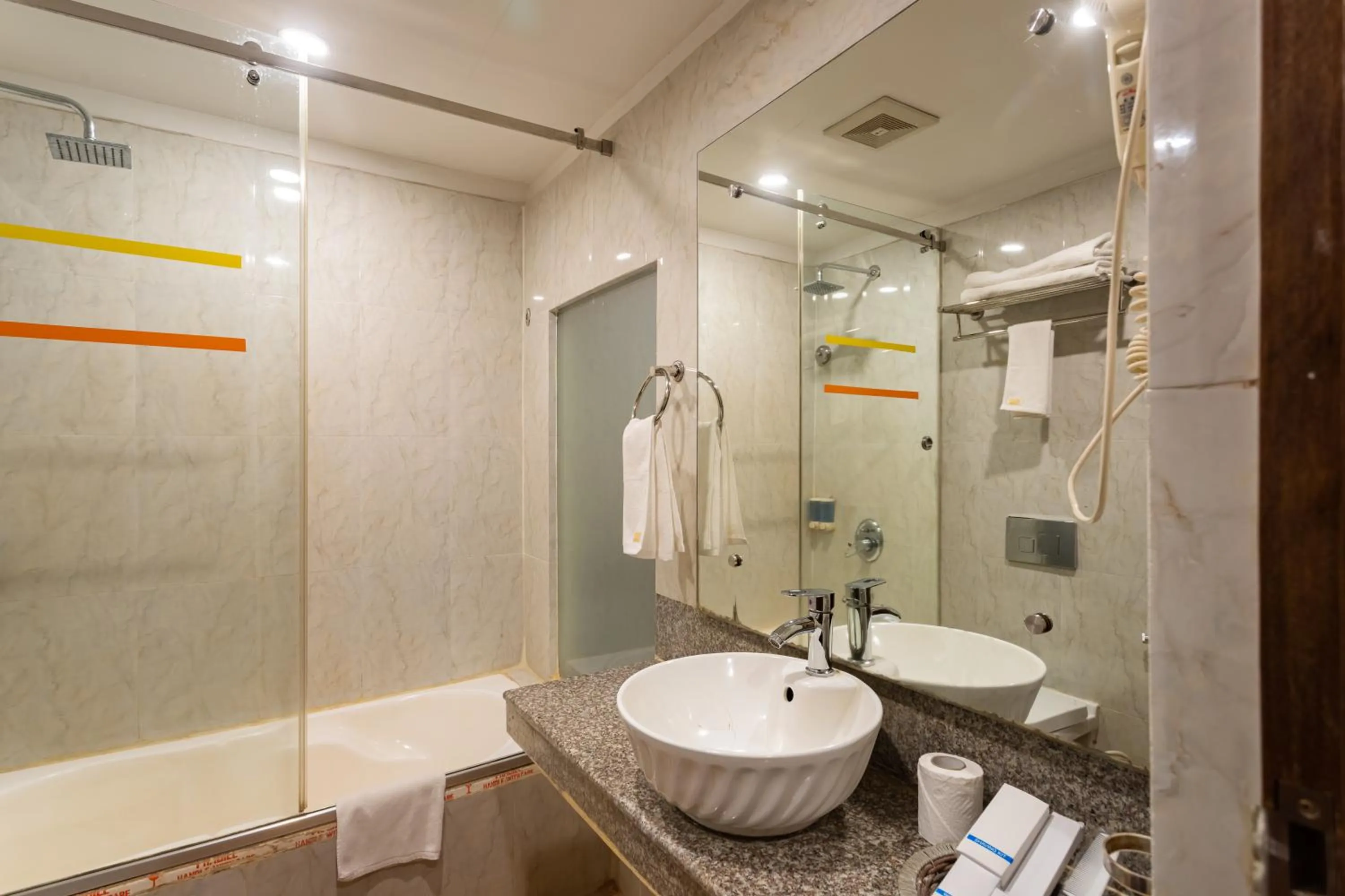 Bathroom in Yellow Pagoda Hotel