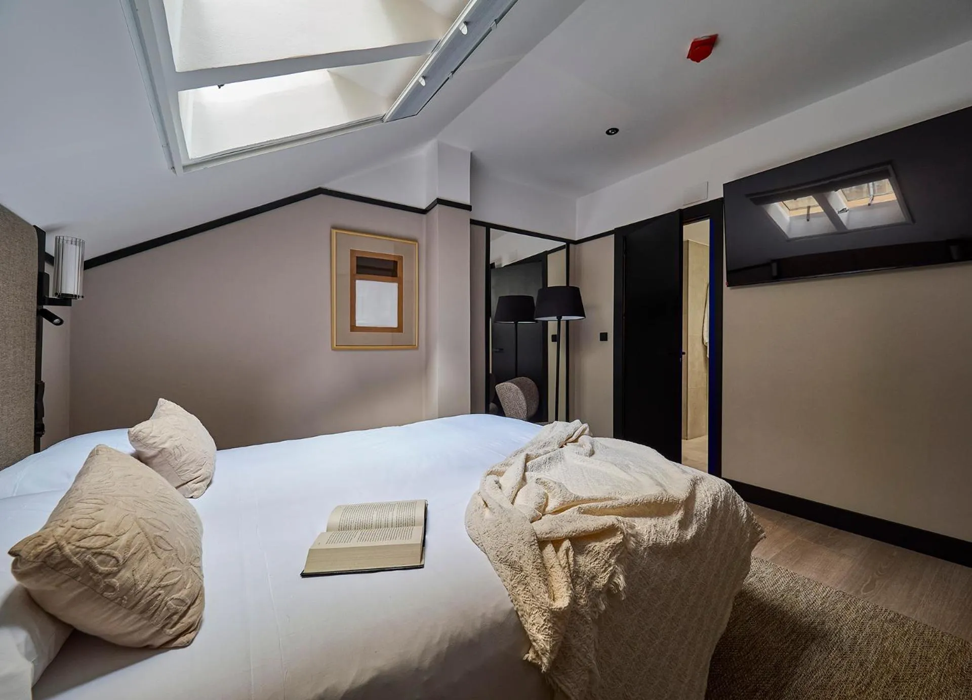 Bedroom, Bed in B48 Oviedo Ópera