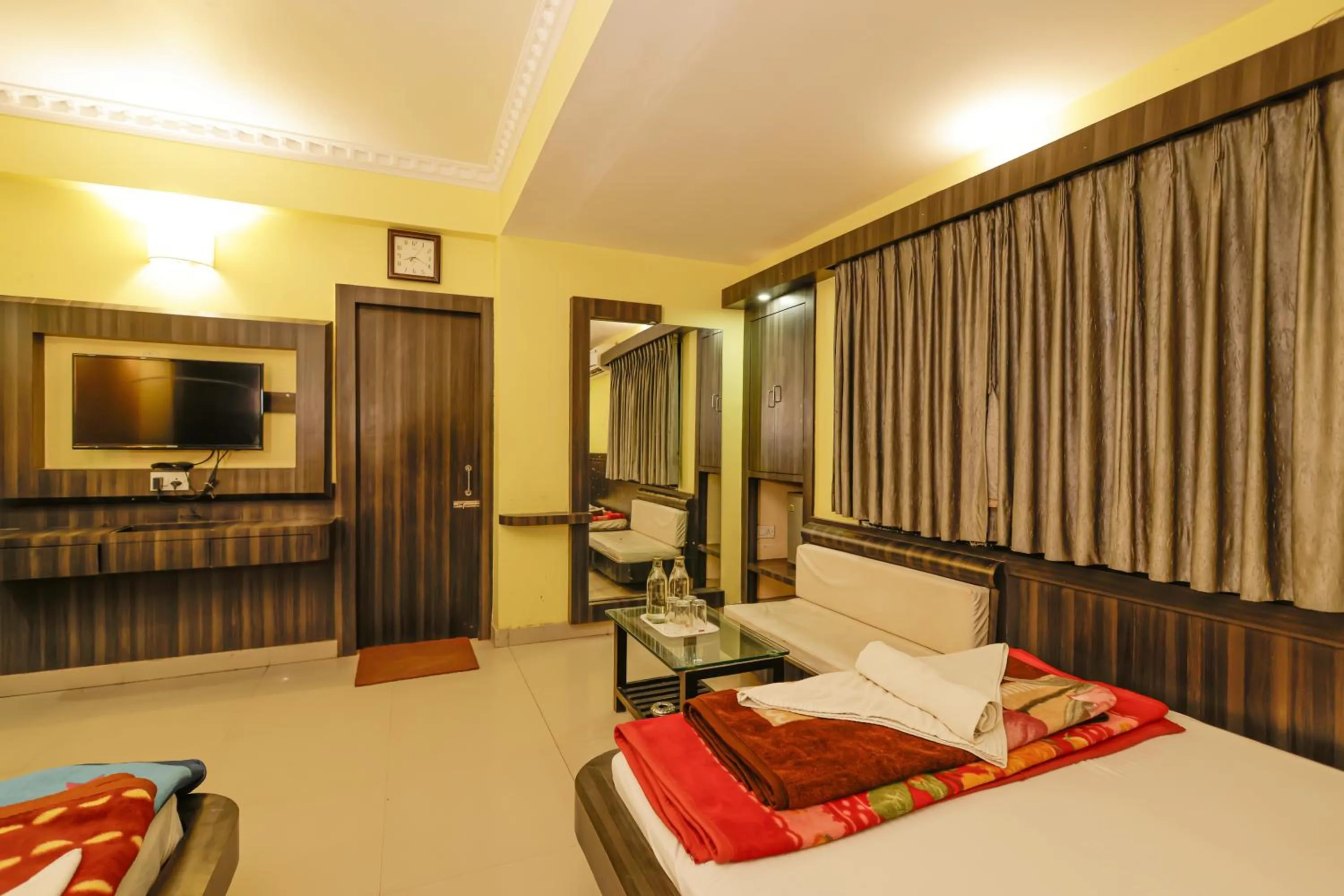 Bedroom, Bed in Hotel Seagull