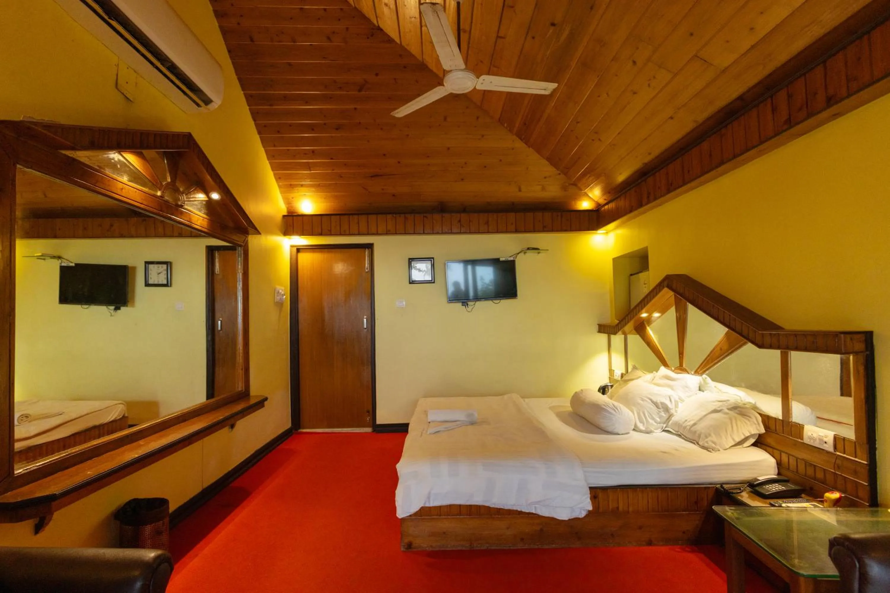 Bedroom, Bed in Hotel Seagull